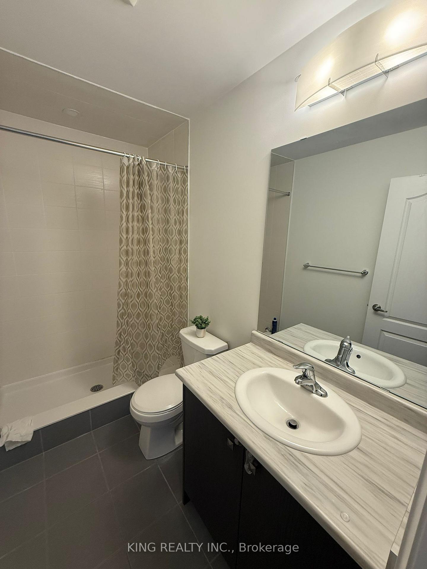Photo 6 of 28 Norwich Crescent, Haldimand — HOMEH