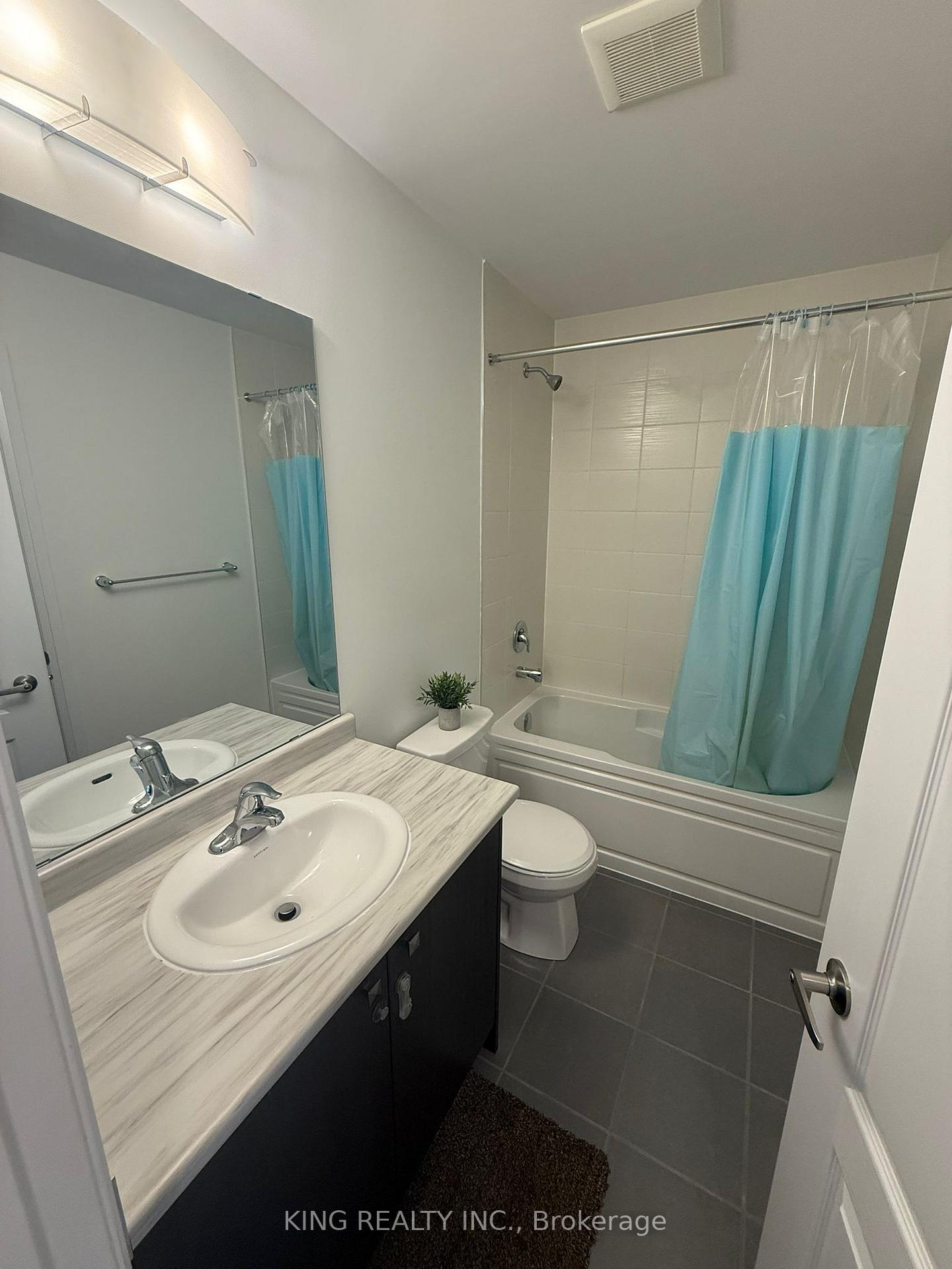 Photo 7 of 28 Norwich Crescent, Haldimand — HOMEH