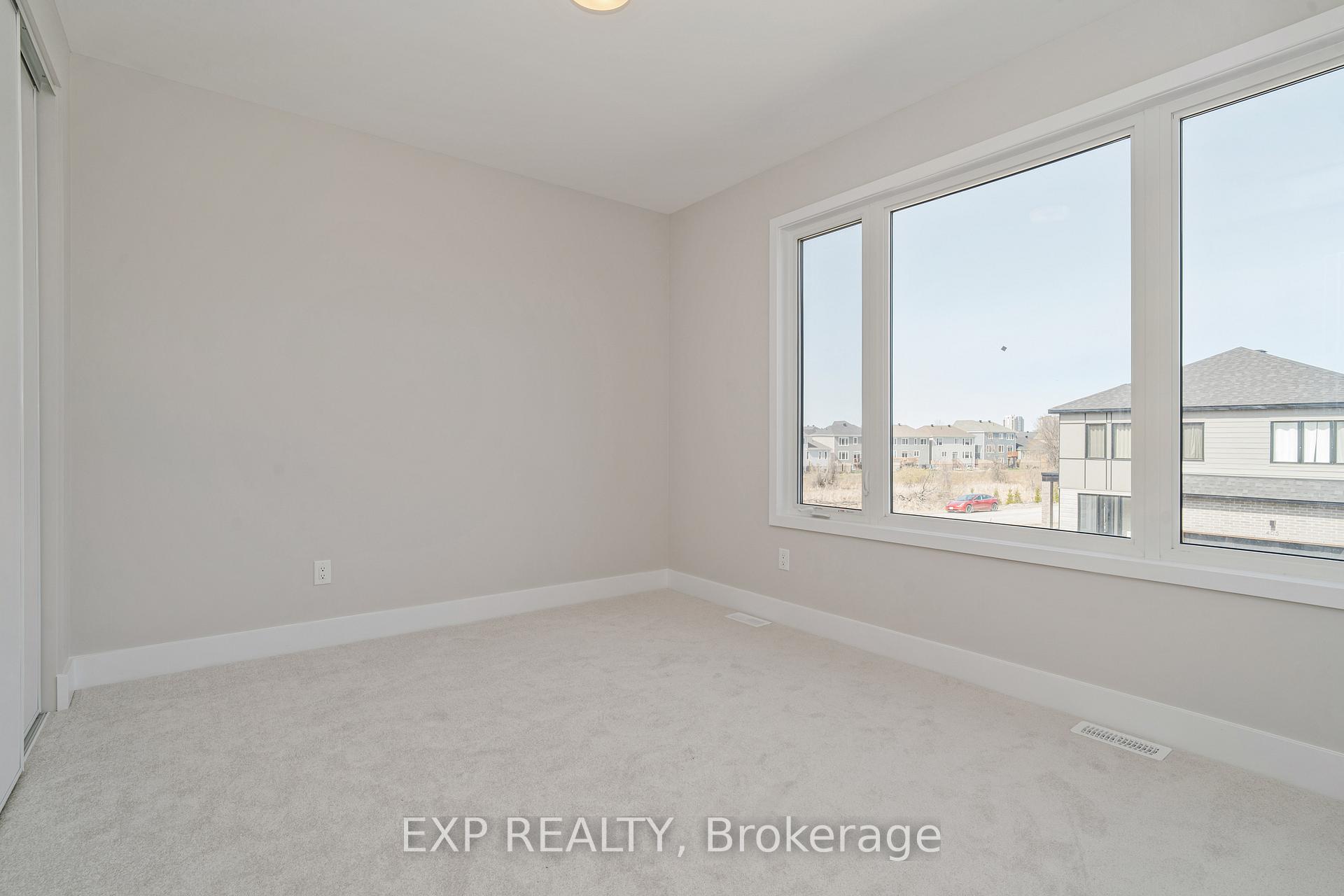 Photo 14 of 402 Euphoria Crescent E, Ottawa, Barrhaven - Heritage Park — HOMEH