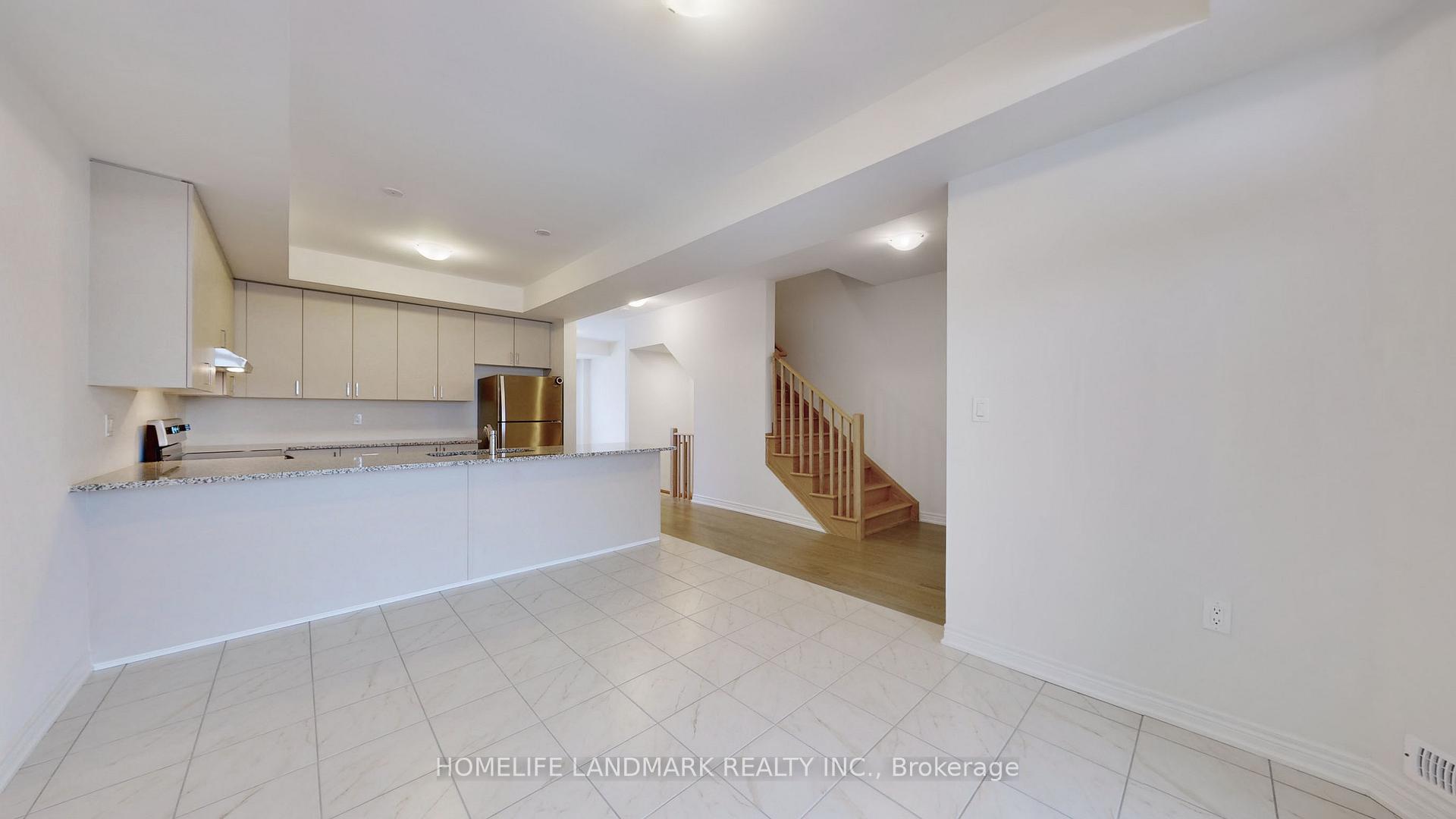 Photo 38 of 105 Air Dancer Crescent, Oshawa, Windfields — HOMEH
