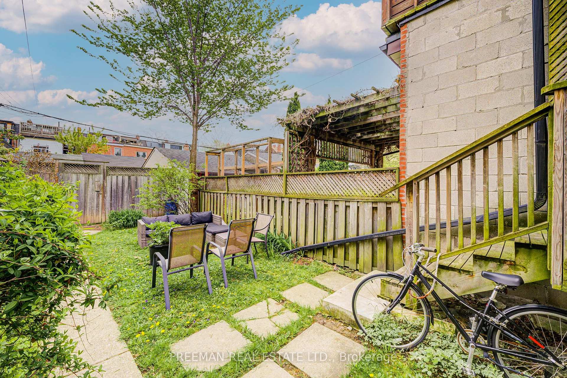 Photo 9 of Unit 2, 347 Markham Street, Toronto, Palmerston-Little Italy — HOMEH