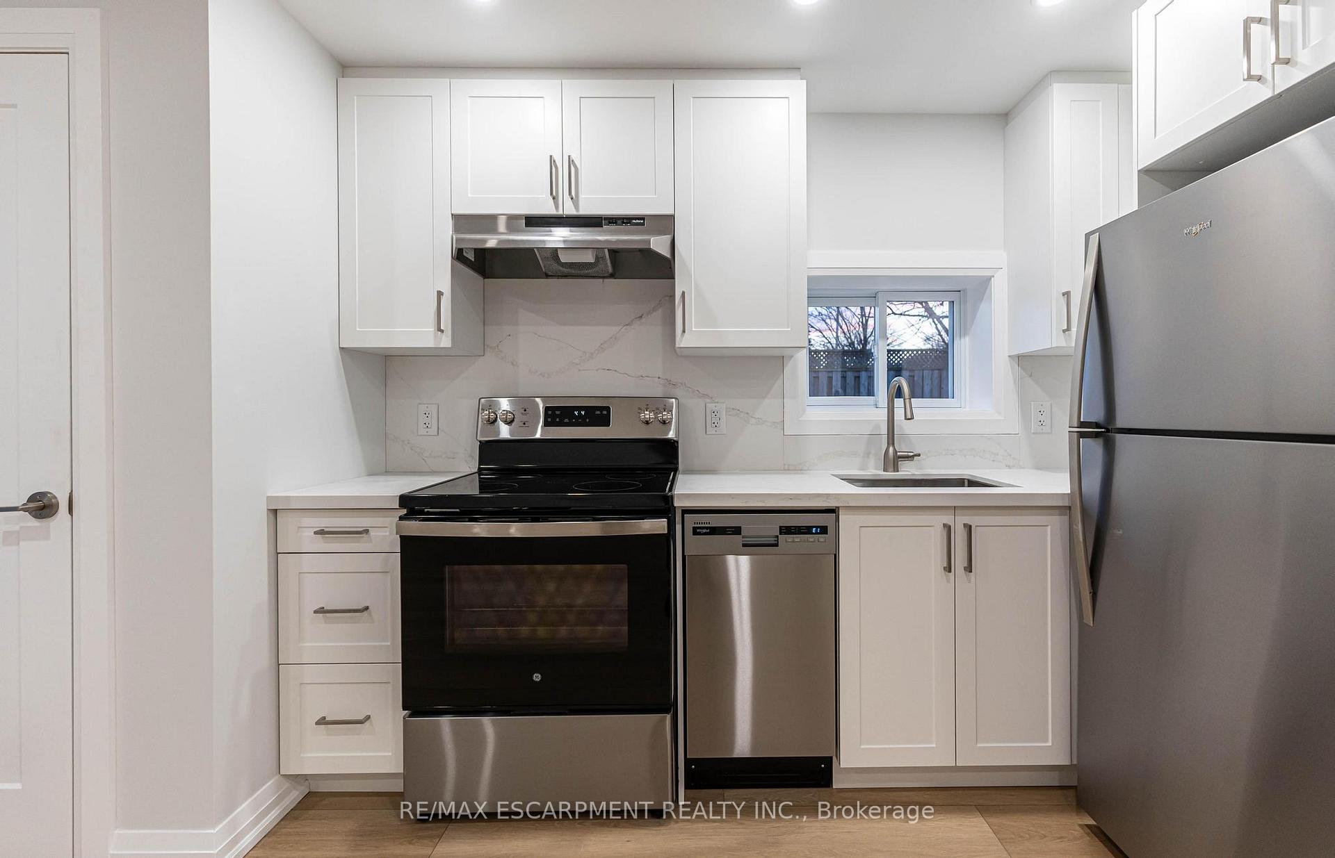 Photo 1 of Unit 3, 118 Burrwood Drive, Hamilton, Rolston — HOMEH