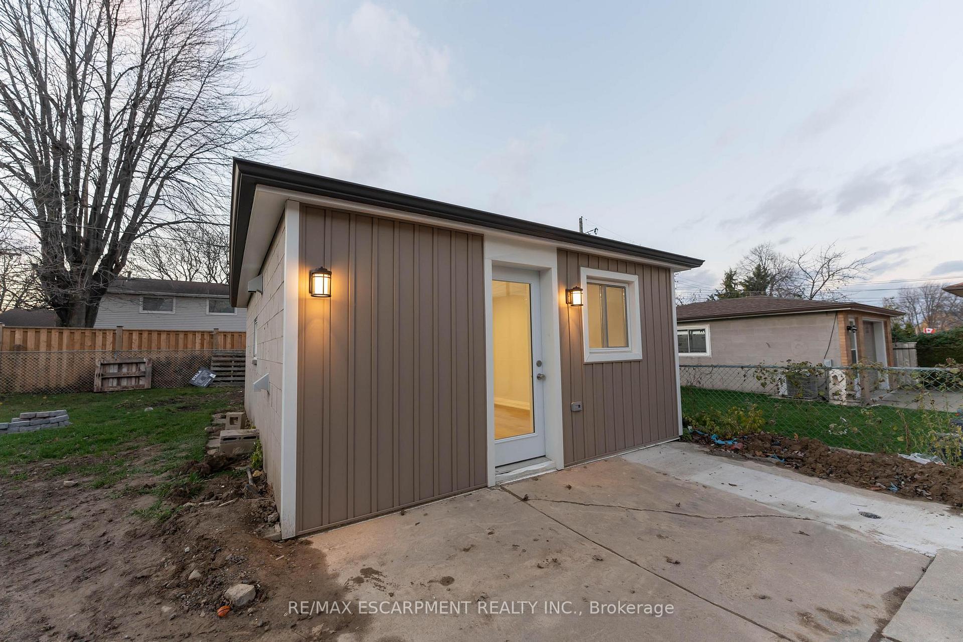 Photo 22 of Unit 3, 118 Burrwood Drive, Hamilton, Rolston — HOMEH