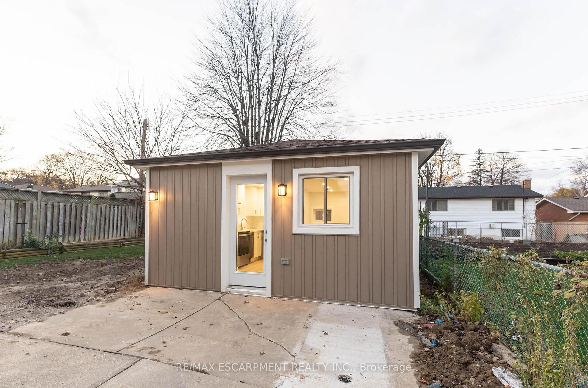 Photo 20 of Unit 3, 118 Burrwood Drive, Hamilton, Rolston — HOMEH