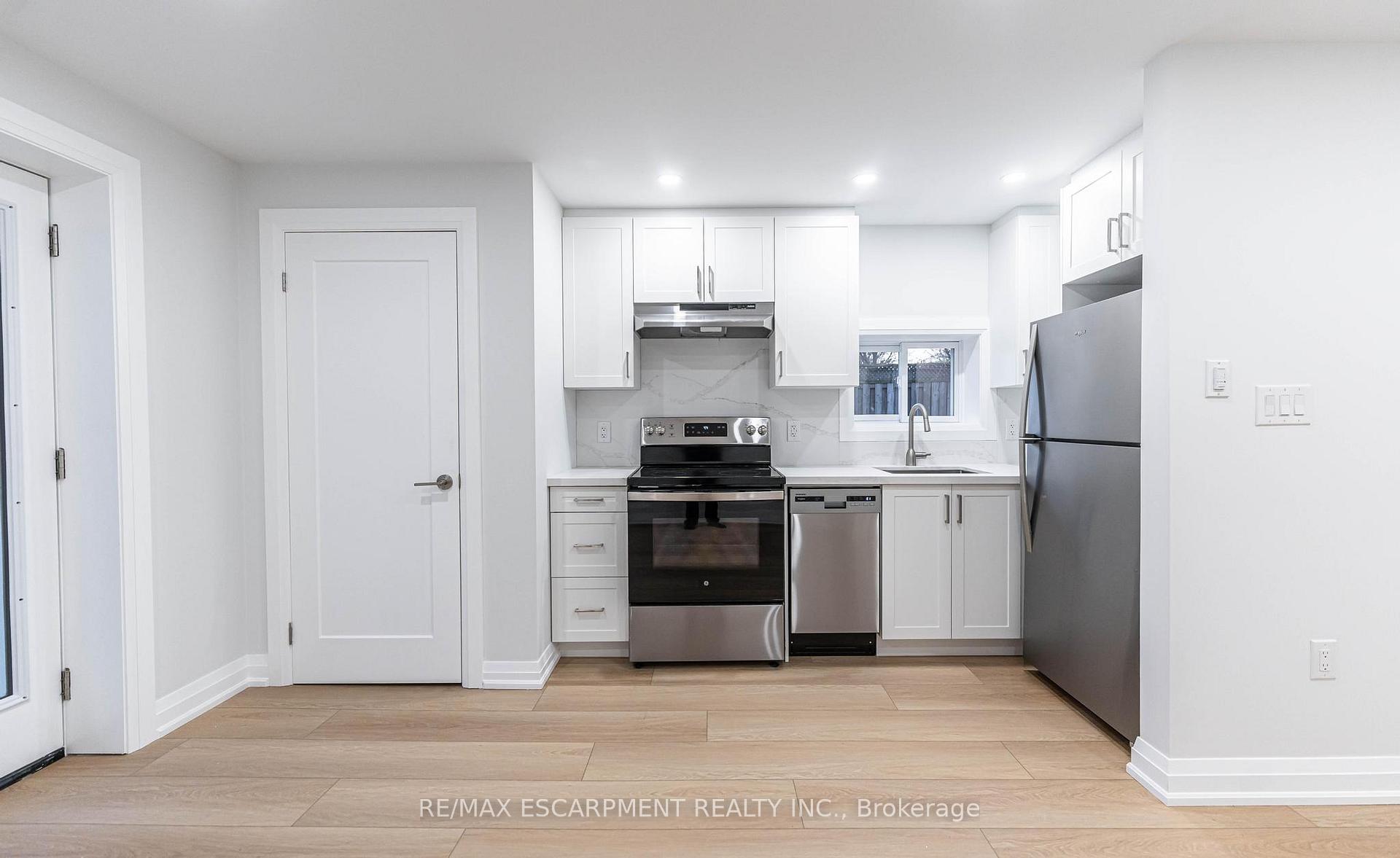 Photo 19 of Unit 3, 118 Burrwood Drive, Hamilton, Rolston — HOMEH