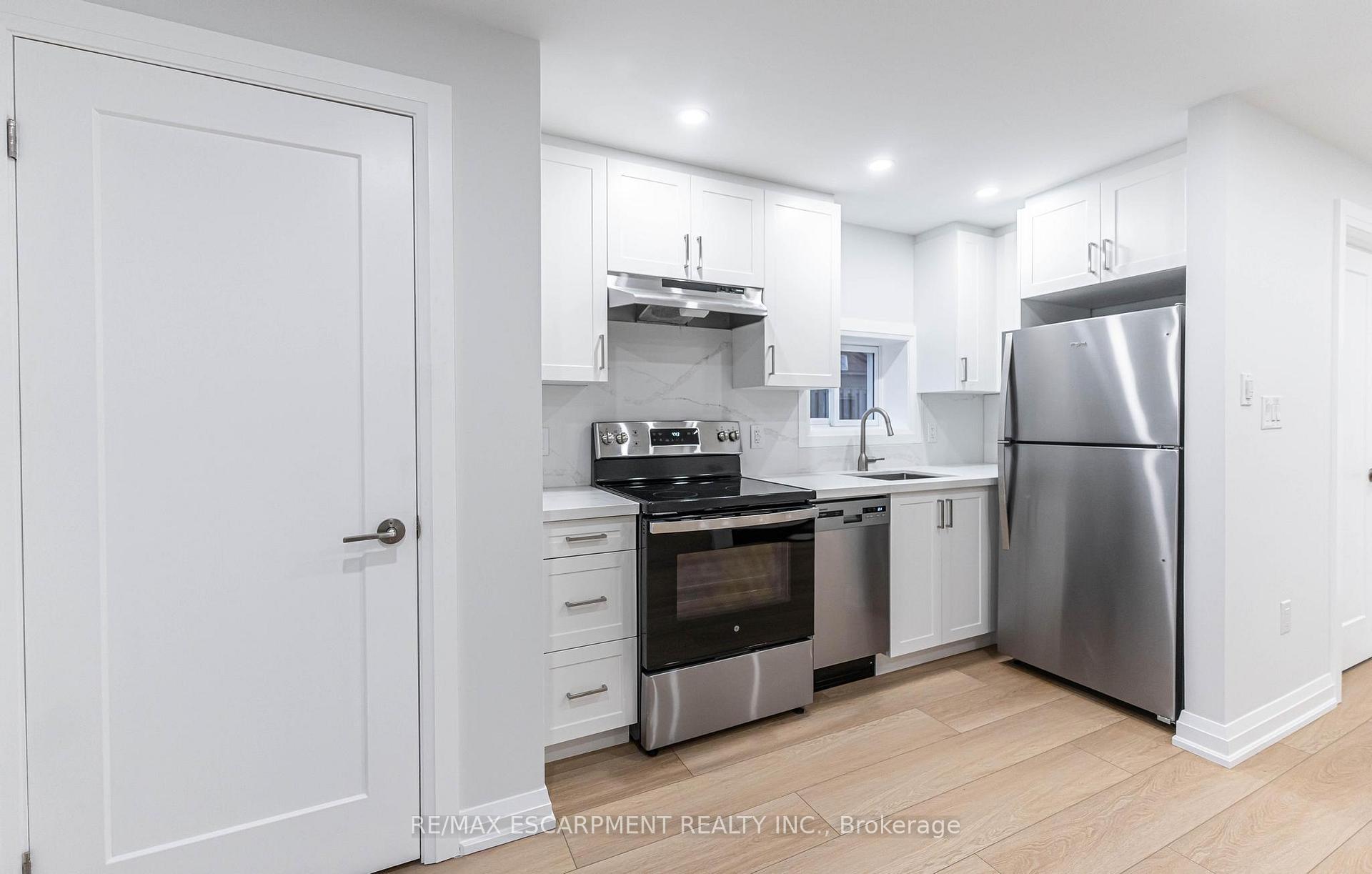 Photo 17 of Unit 3, 118 Burrwood Drive, Hamilton, Rolston — HOMEH