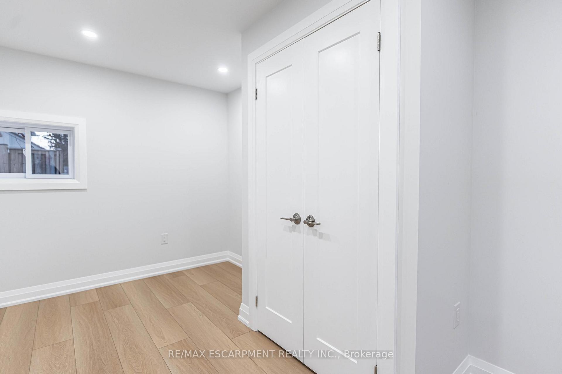 Photo 18 of Unit 3, 118 Burrwood Drive, Hamilton, Rolston — HOMEH