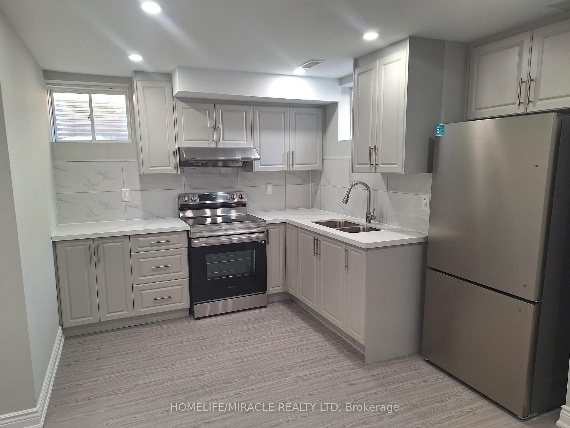 Photo 2 of 423 Edenbrook Hill Drive, Brampton, Northwest Brampton — HOMEH