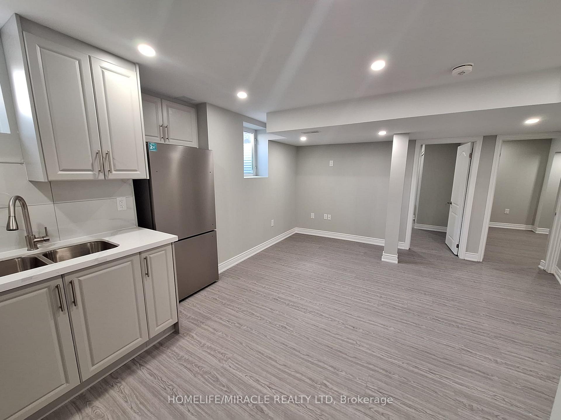 Photo 7 of 423 Edenbrook Hill Drive, Brampton, Northwest Brampton — HOMEH