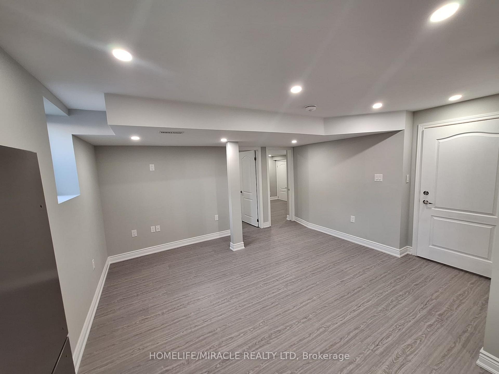 Photo 12 of 423 Edenbrook Hill Drive, Brampton, Northwest Brampton — HOMEH
