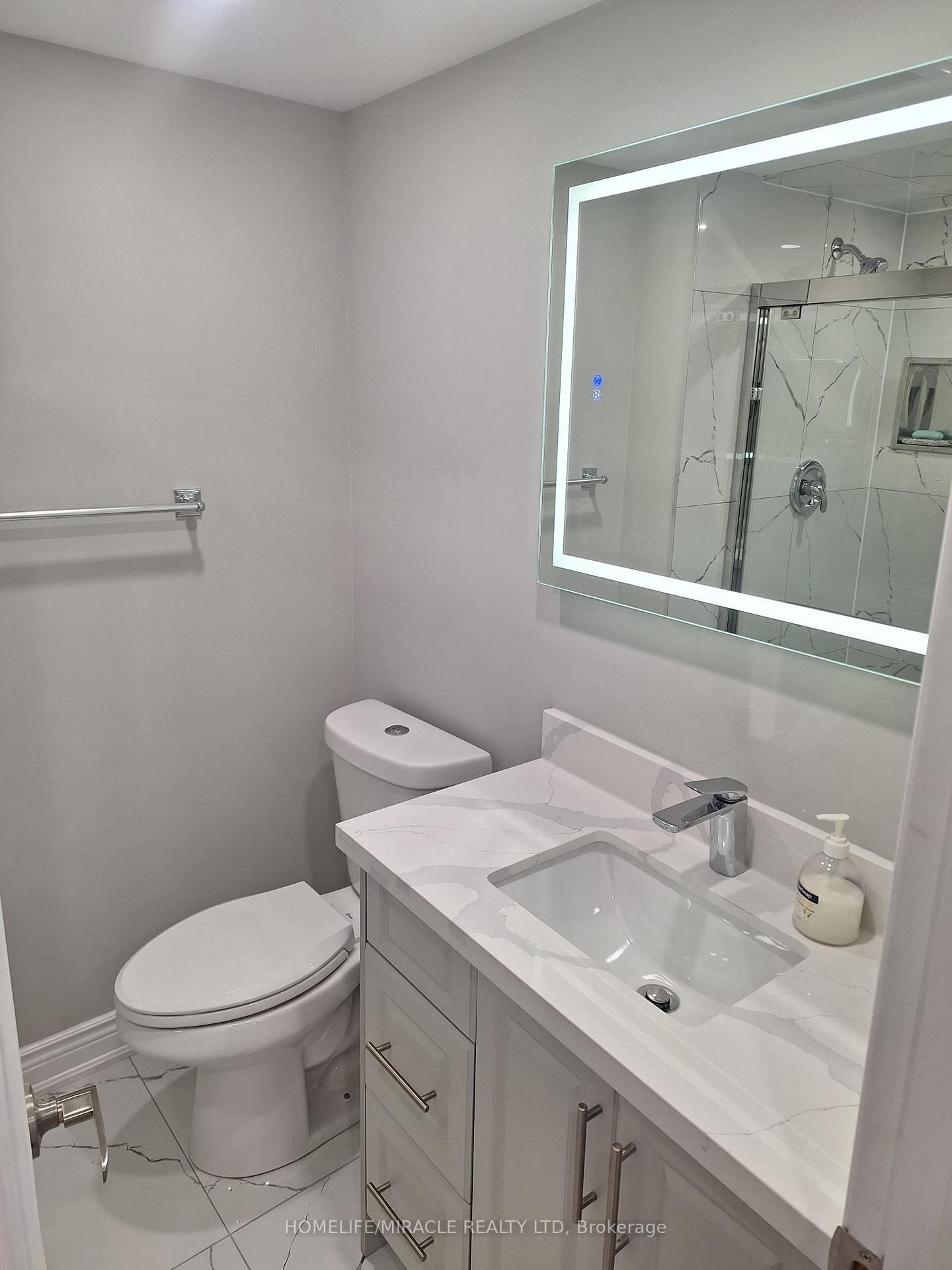 Photo 9 of 423 Edenbrook Hill Drive, Brampton, Northwest Brampton — HOMEH