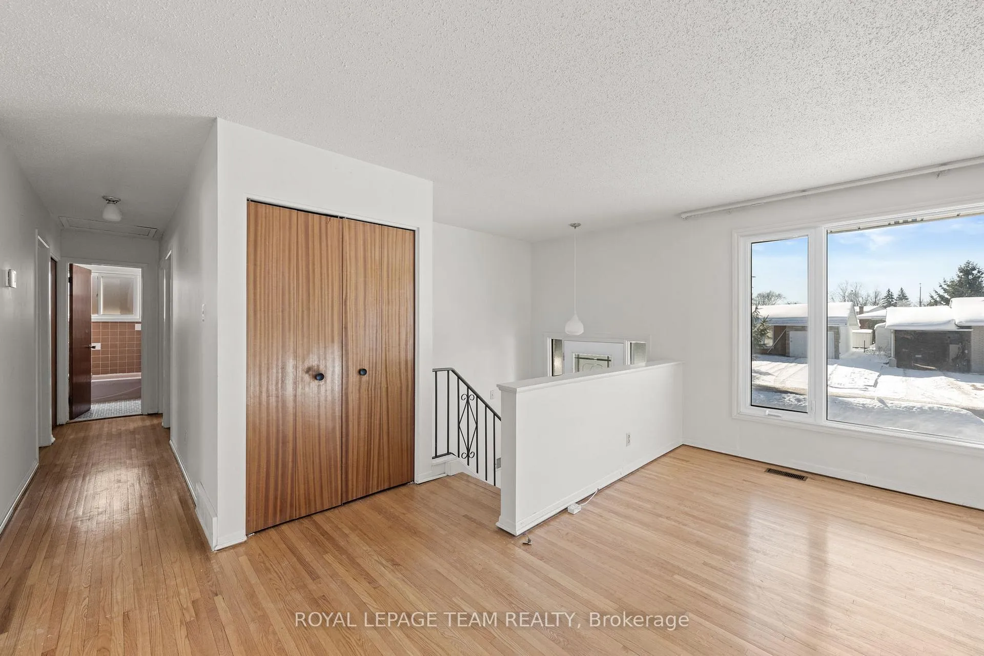 Photo 3 of 1377 Chartrand Avenue, Ottawa, Bilberry Creek/Queenswood Heights — HOMEH