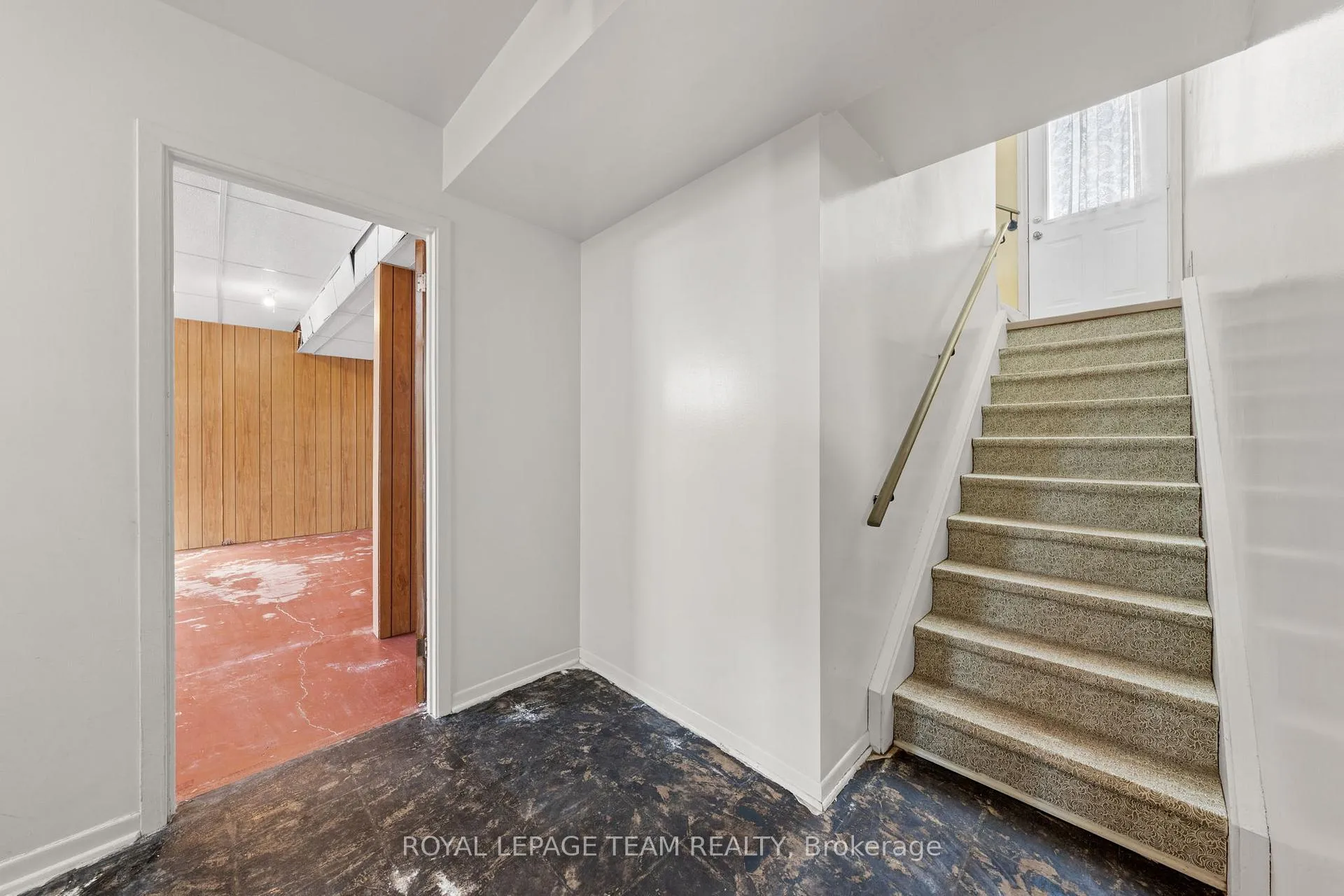 Photo 18 of 1377 Chartrand Avenue, Ottawa, Bilberry Creek/Queenswood Heights — HOMEH