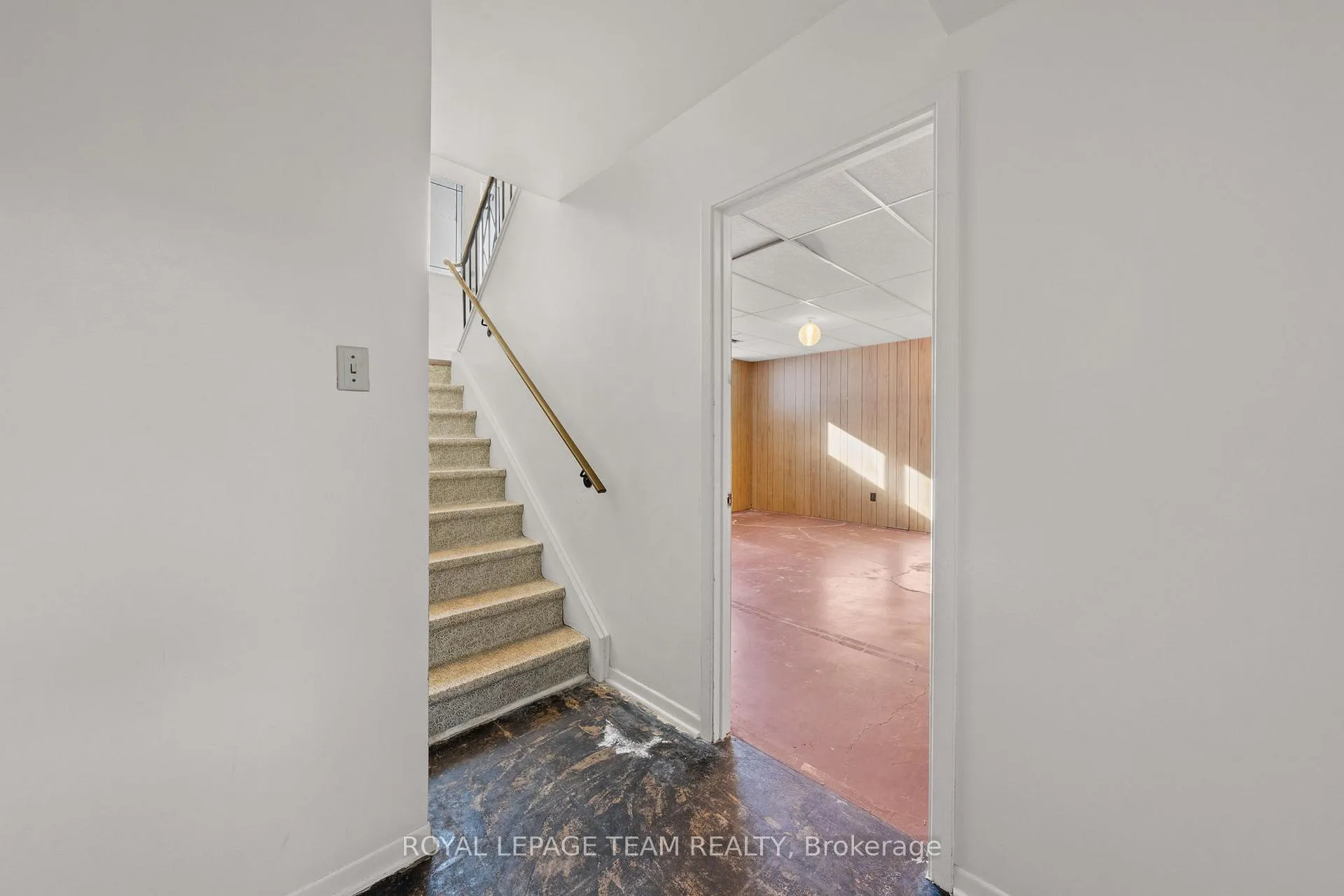 Photo 19 of 1377 Chartrand Avenue, Ottawa, Bilberry Creek/Queenswood Heights — HOMEH