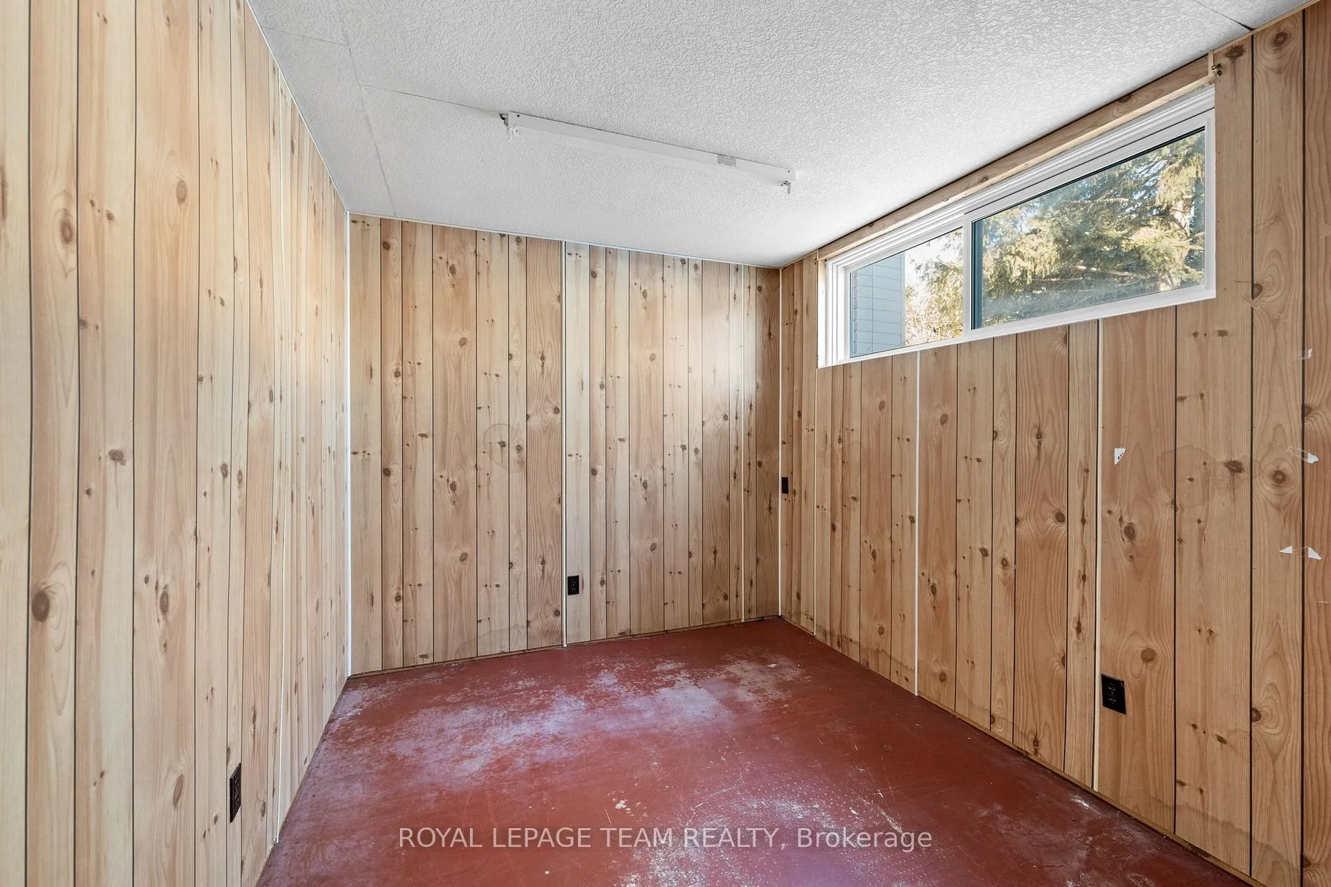 Photo 25 of 1377 Chartrand Avenue, Ottawa, Bilberry Creek/Queenswood Heights — HOMEH
