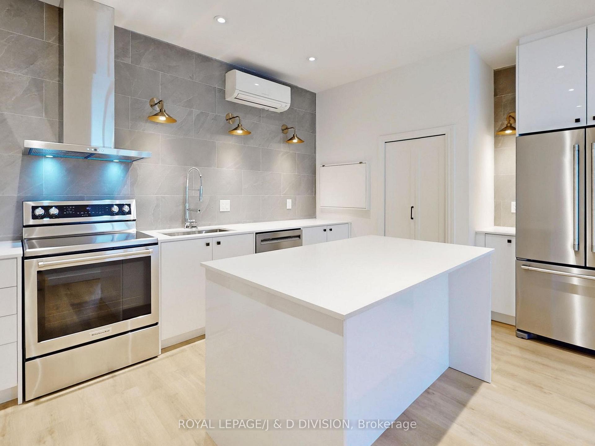 Photo 26 of Unit 2, 17 Humewood Drive, Toronto, Humewood-Cedarvale — HOMEH