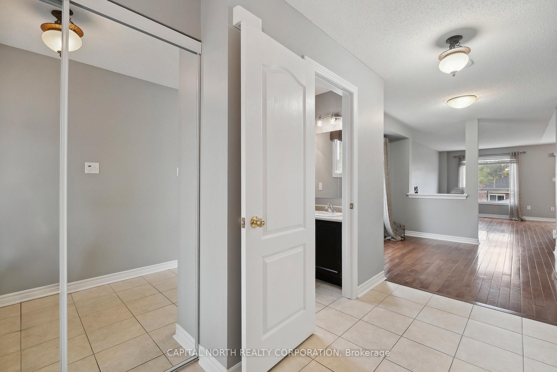 Photo 13 of 36 Lancaster Court, Barrie, Innis-Shore — HOMEH