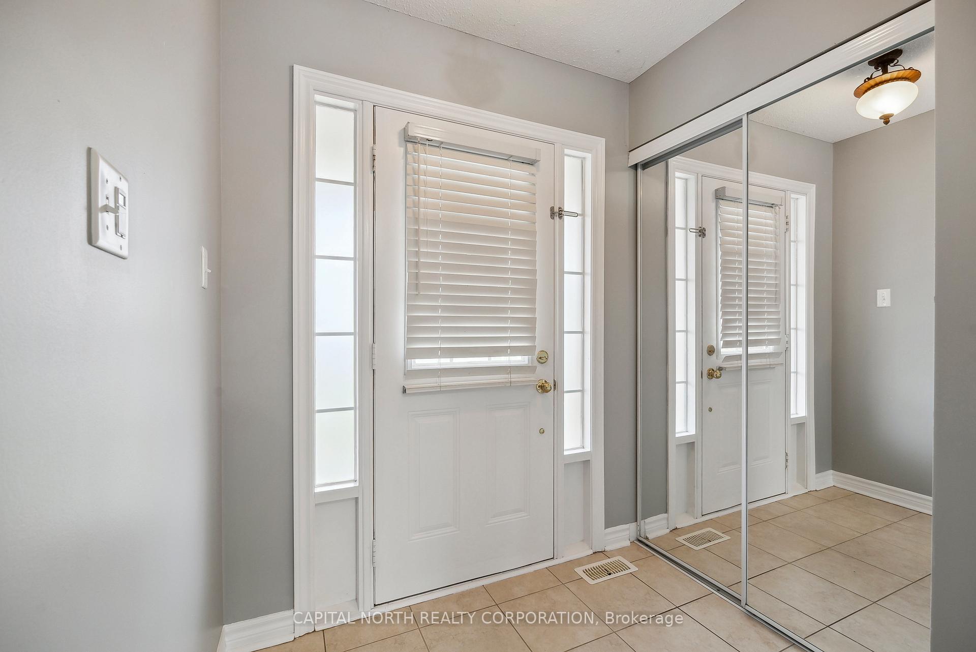 Photo 11 of 36 Lancaster Court, Barrie, Innis-Shore — HOMEH