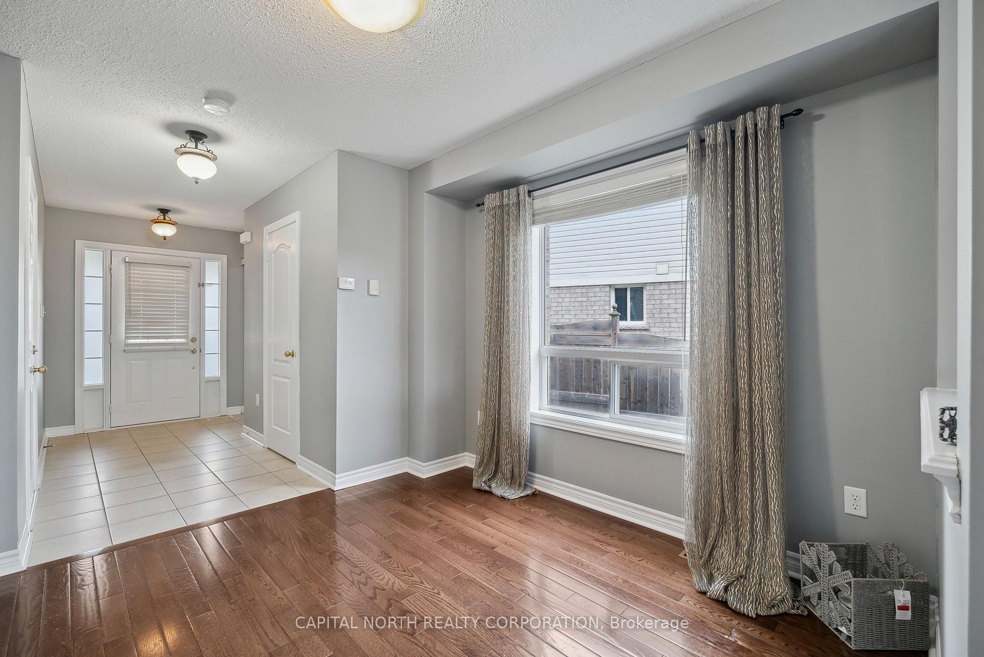 Photo 14 of 36 Lancaster Court, Barrie, Innis-Shore — HOMEH