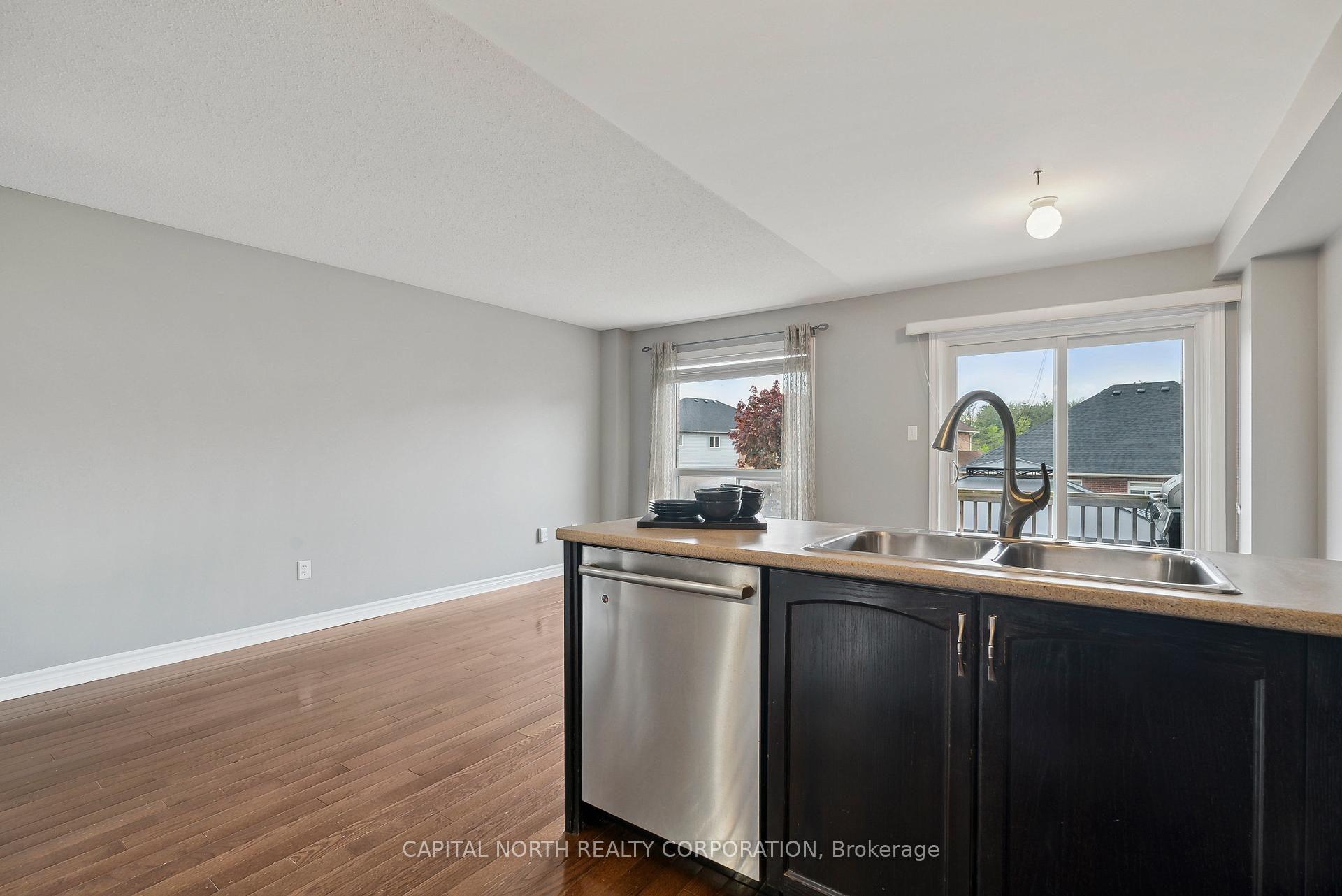 Photo 29 of 36 Lancaster Court, Barrie, Innis-Shore — HOMEH