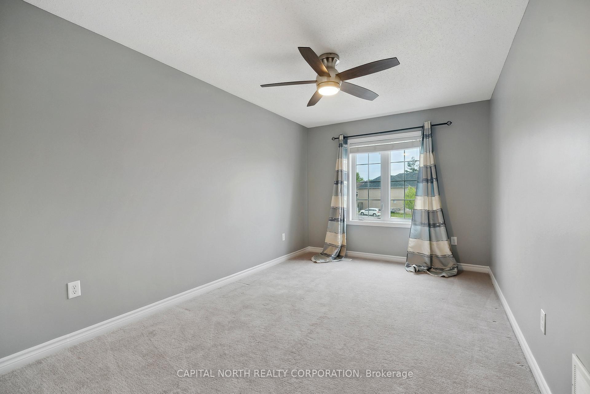 Photo 34 of 36 Lancaster Court, Barrie, Innis-Shore — HOMEH