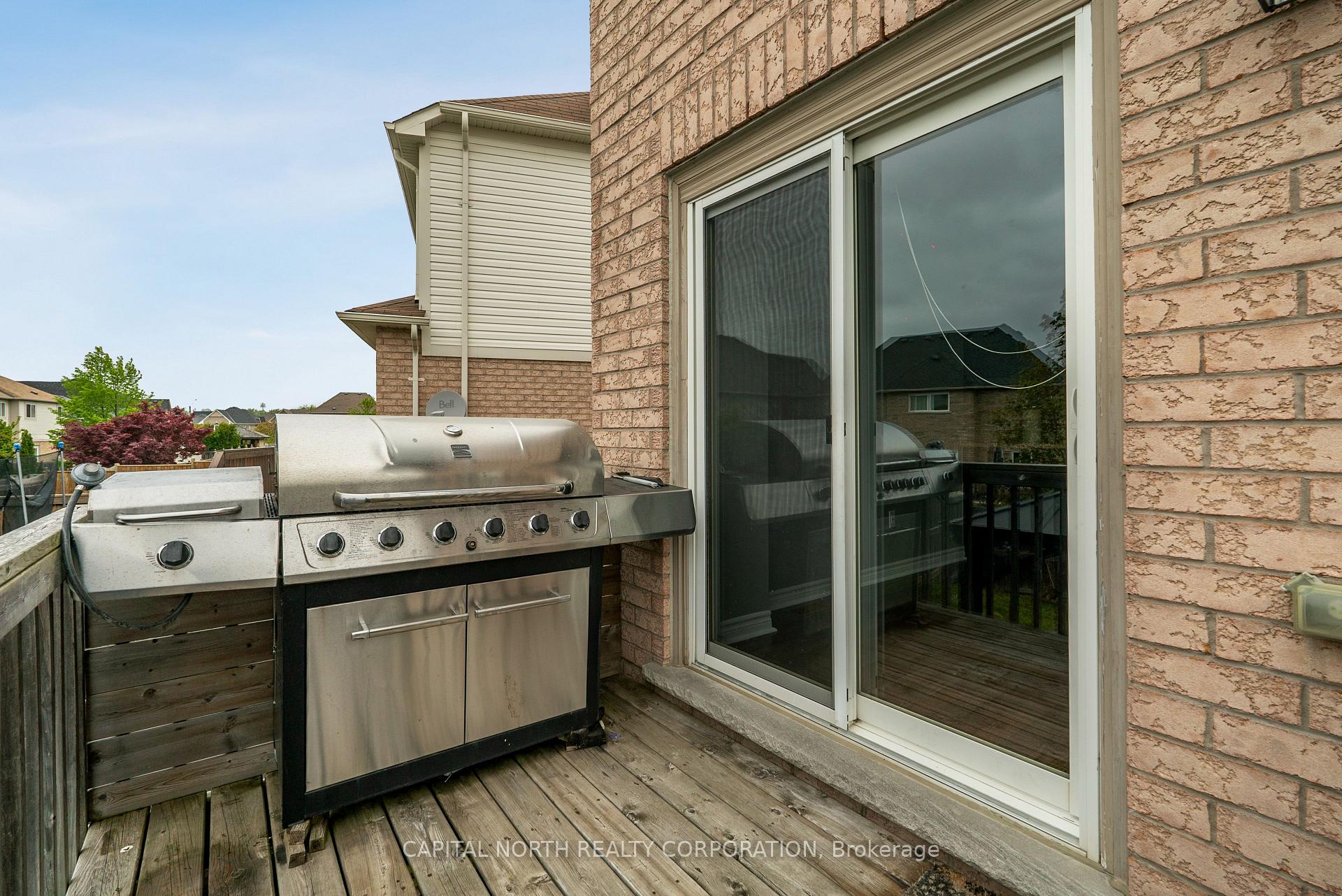Photo 33 of 36 Lancaster Court, Barrie, Innis-Shore — HOMEH