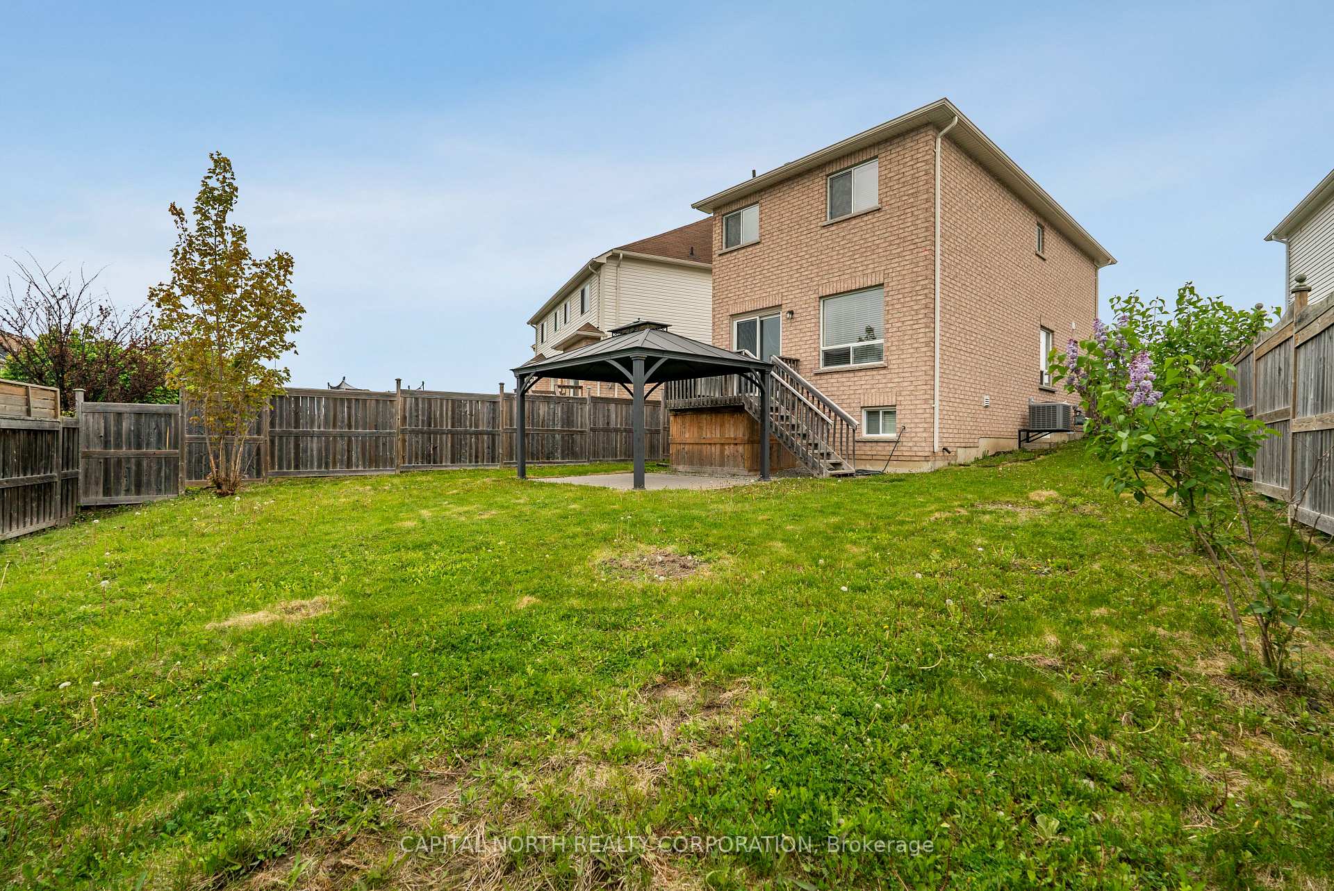 Photo 21 of 36 Lancaster Court, Barrie, Innis-Shore — HOMEH