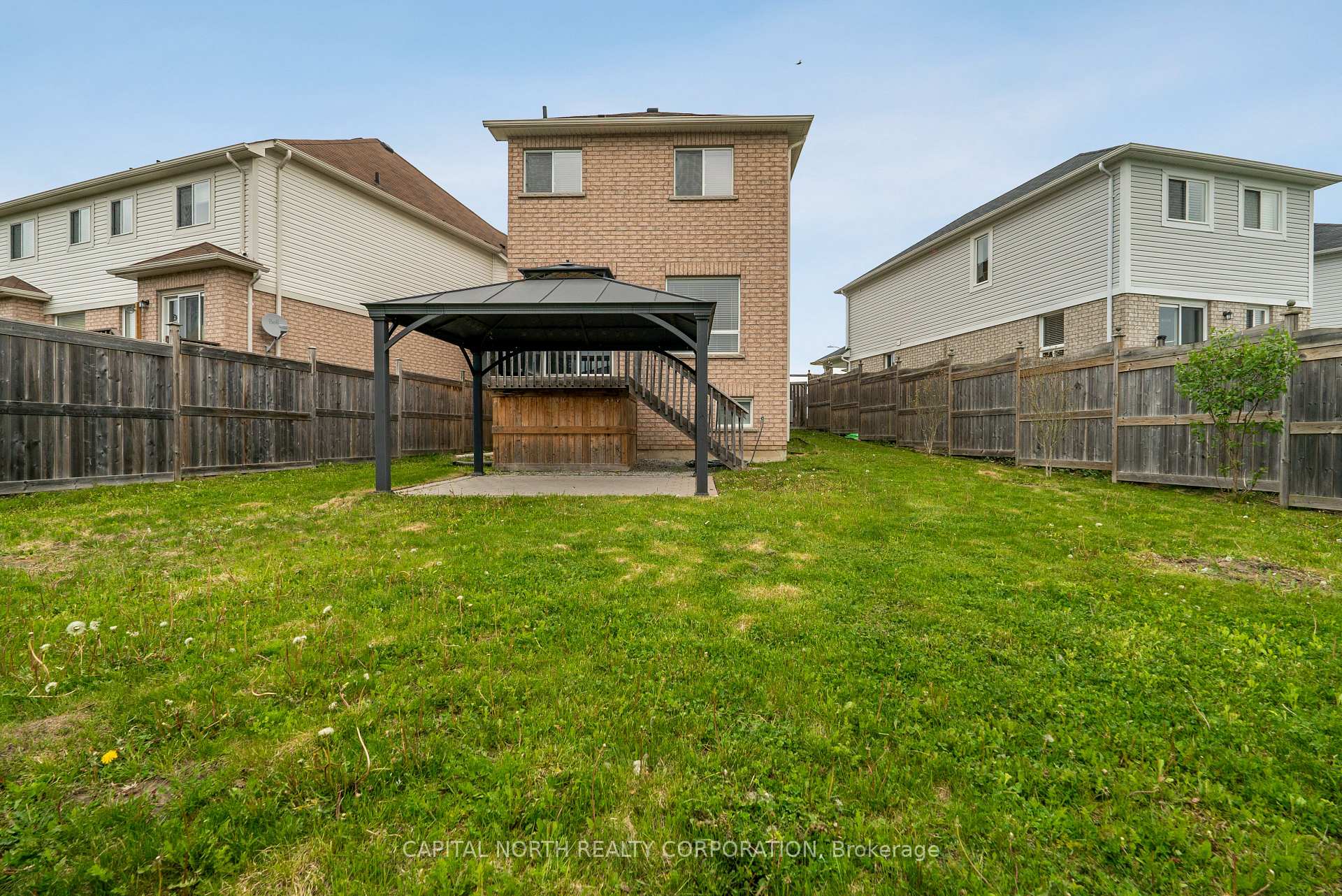 Photo 22 of 36 Lancaster Court, Barrie, Innis-Shore — HOMEH