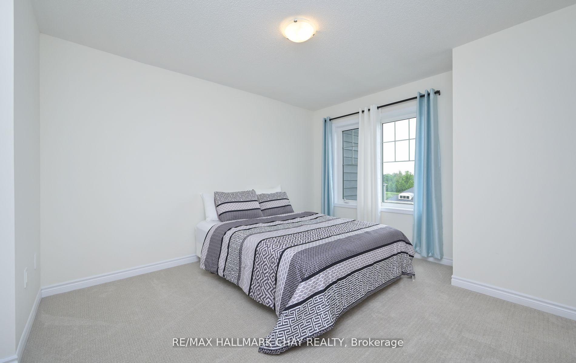 Photo 9 of 22 Abby Drive, Wasaga Beach — HOMEH