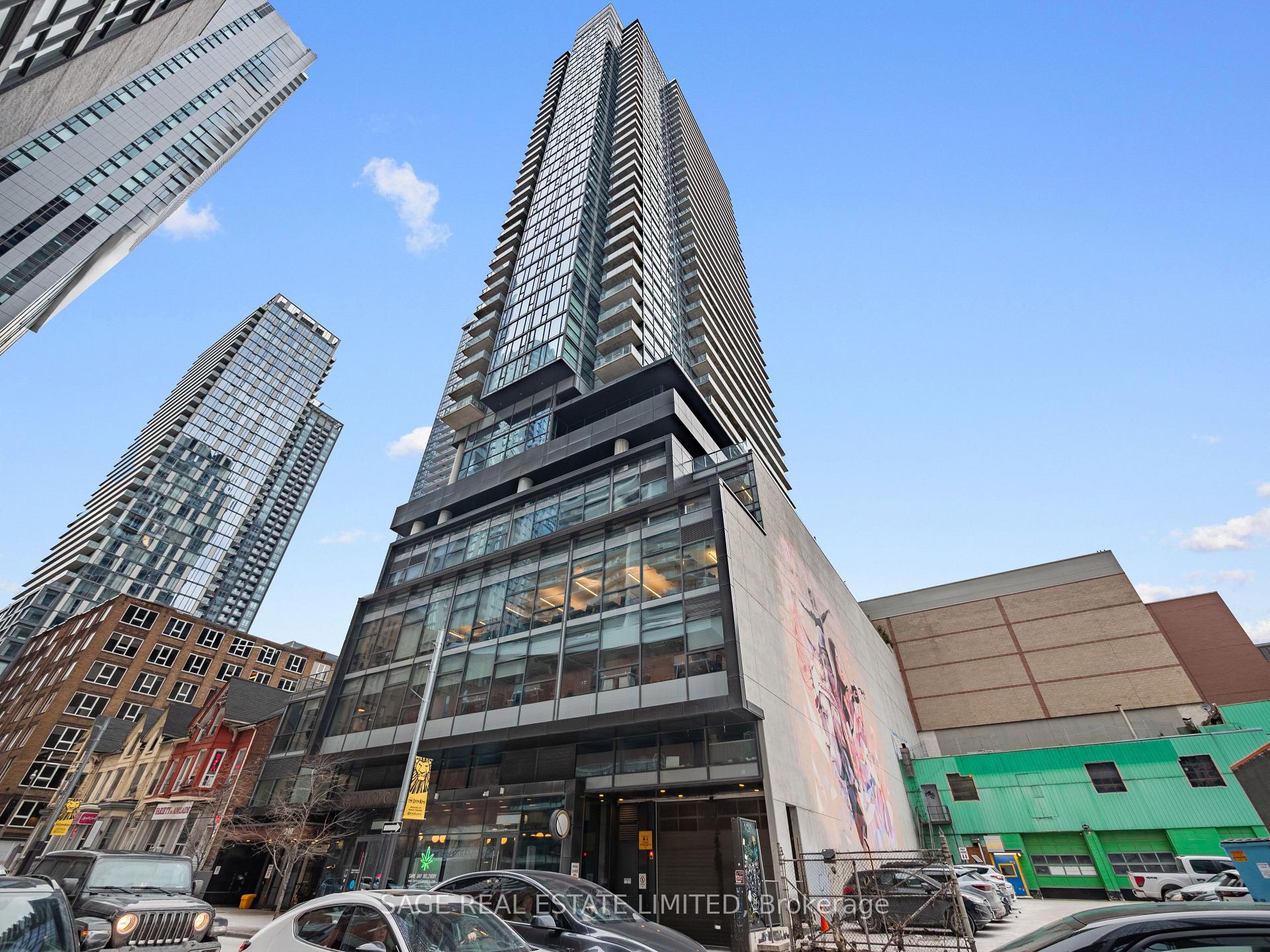 Front of Unit 4104, 290 Adelaide Street W
