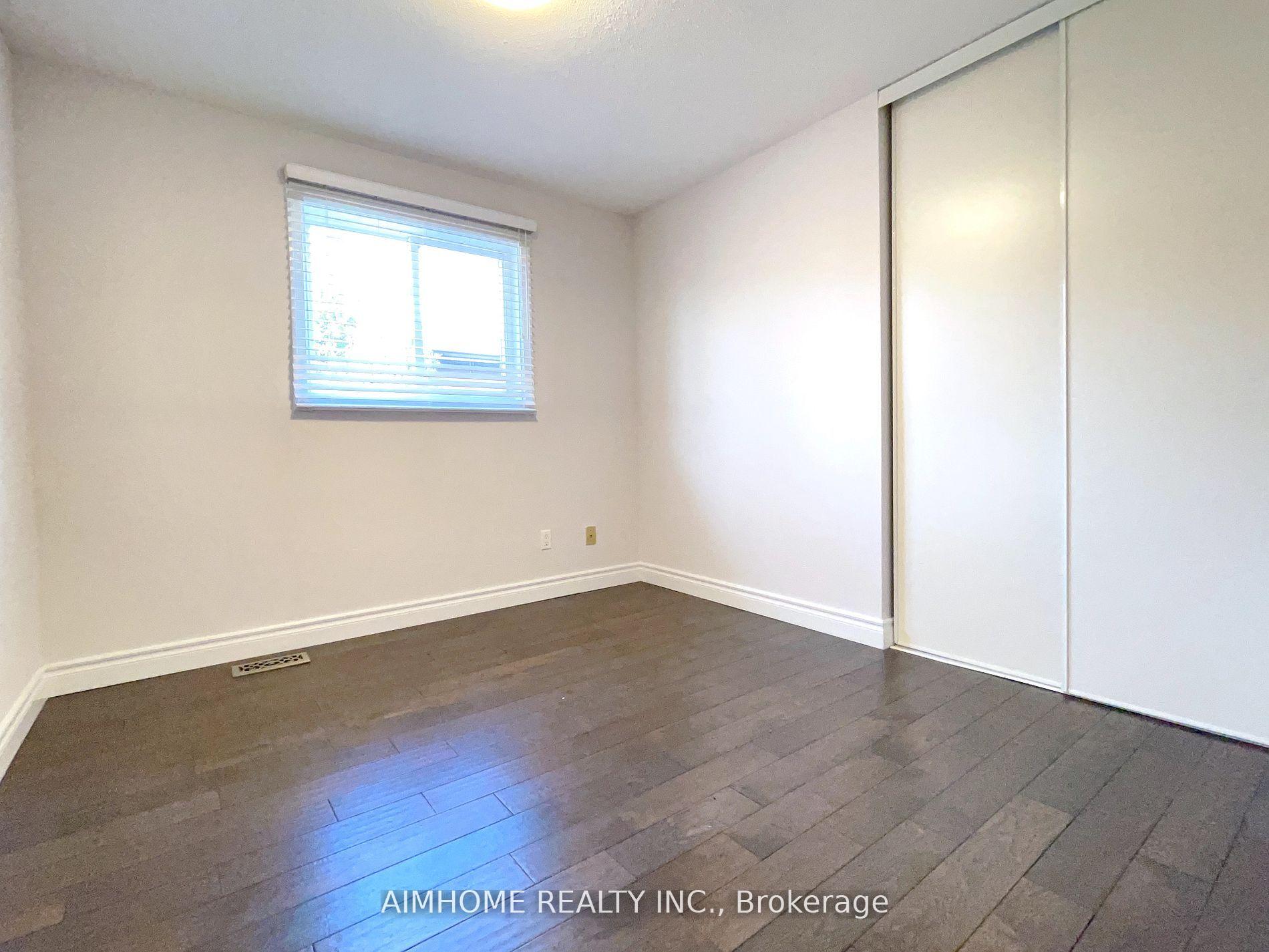 Photo 4 of 104 Beck Drive, Markham, Raymerville — HOMEH
