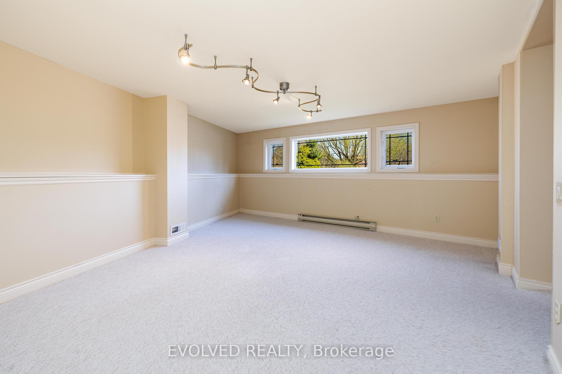 Photo 2 of Unit Lower level, 40 Rosemount Avenue, Markham, Thornhill — HOMEH