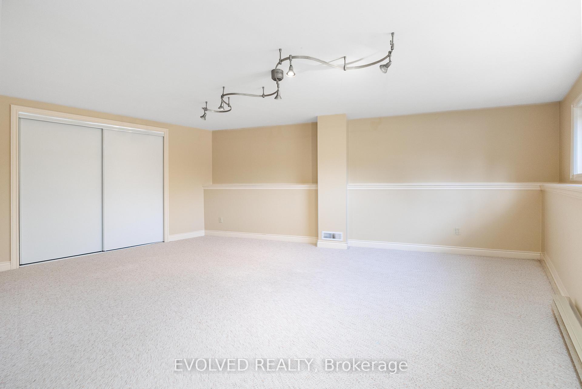 Photo 6 of Unit Lower level, 40 Rosemount Avenue, Markham, Thornhill — HOMEH