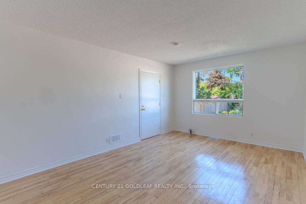 Photo 4 of Unit Unit 2, 361 Gougeon Street, Ottawa, Vanier — HOMEH