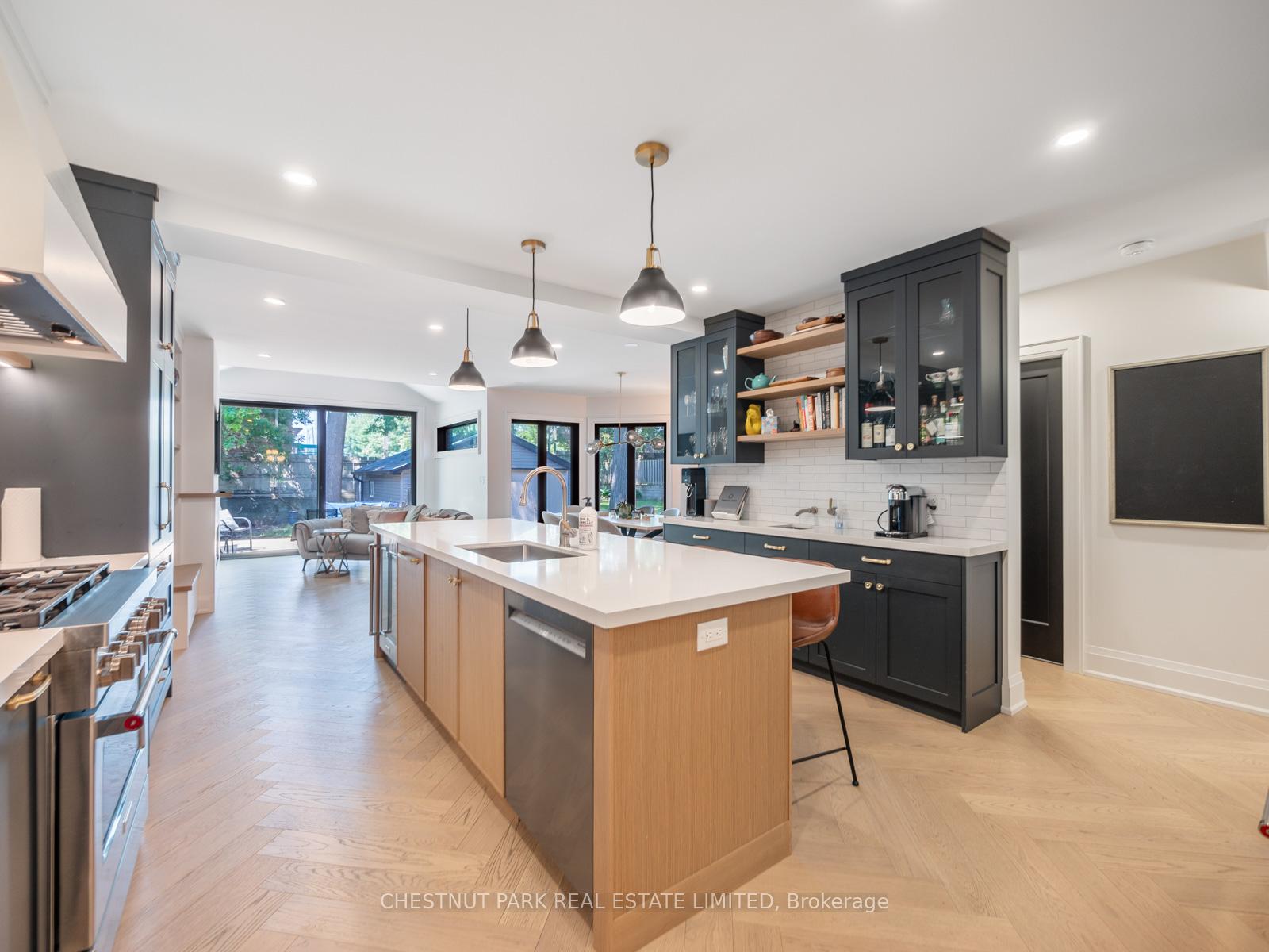 Photo 2 of 14 Southwood Drive, Toronto, The Beaches — HOMEH