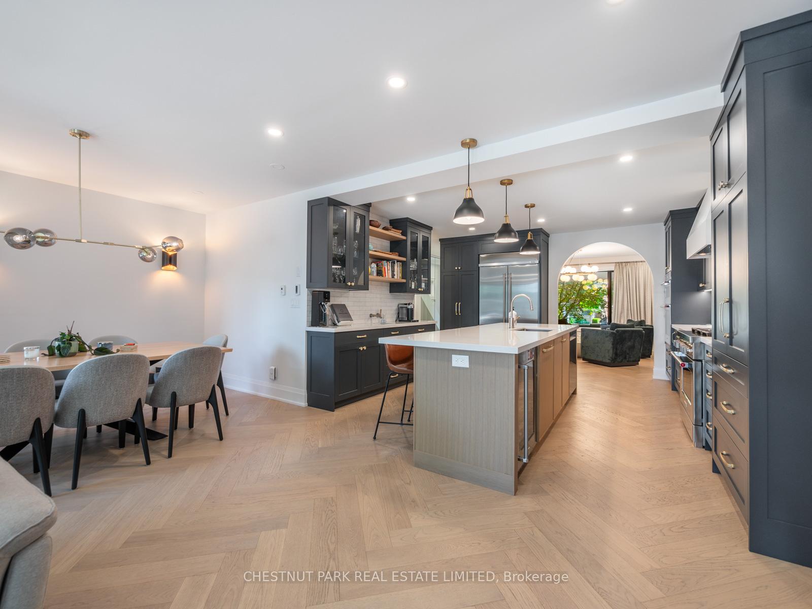 Photo 5 of 14 Southwood Drive, Toronto, The Beaches — HOMEH