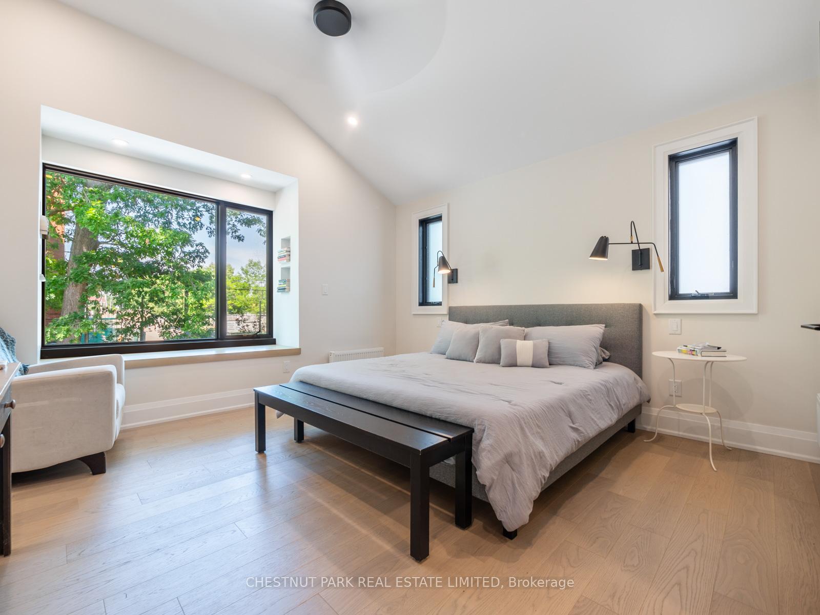 Photo 15 of 14 Southwood Drive, Toronto, The Beaches — HOMEH