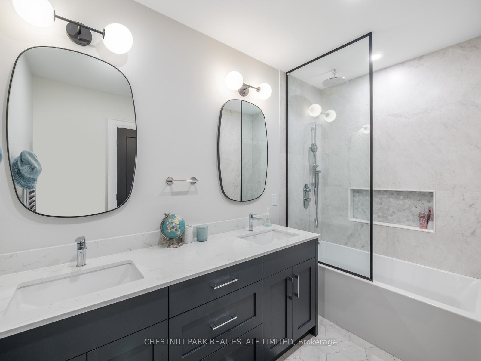Photo 3 of 14 Southwood Drive, Toronto, The Beaches — HOMEH