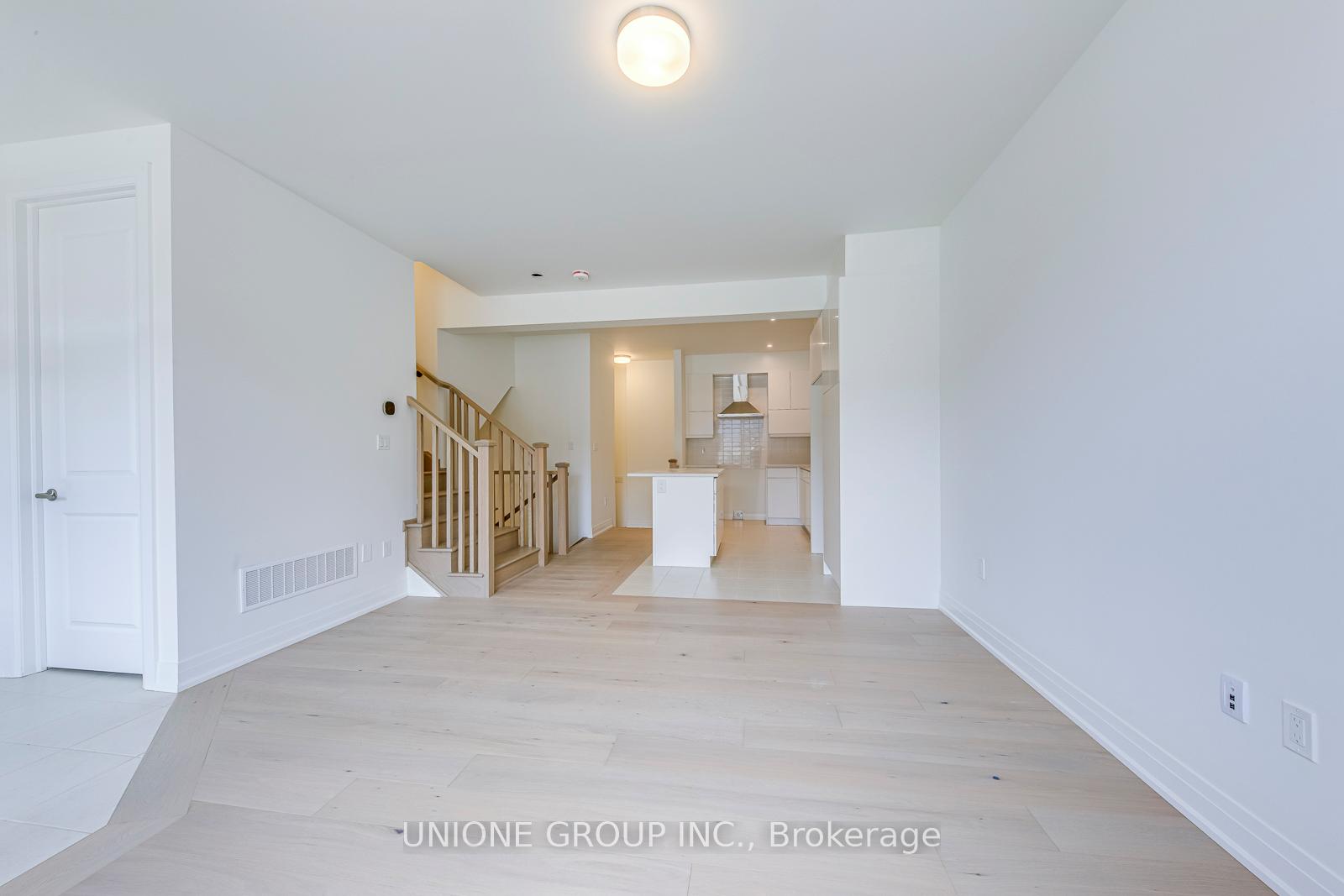 Photo 7 of 98 Coolhurst Avenue, Brampton, Northwest Brampton — HOMEH