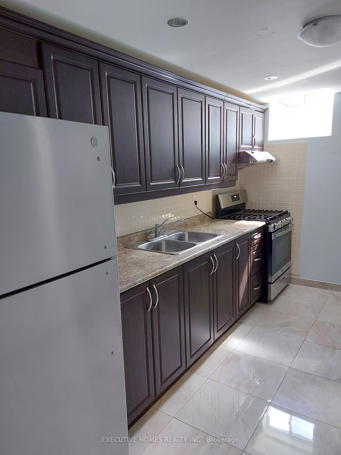 Photo 11 of 1865 Misthollow Drive, Pickering, Duffin Heights — HOMEH