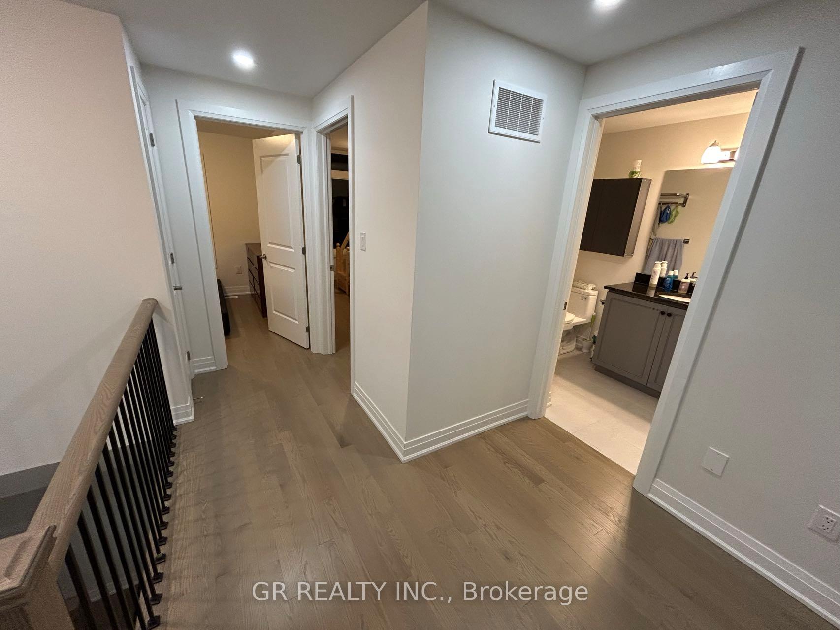 Photo 3 of Unit Room 2, 21 Jack Carson Drive, Markham, Cornell — HOMEH