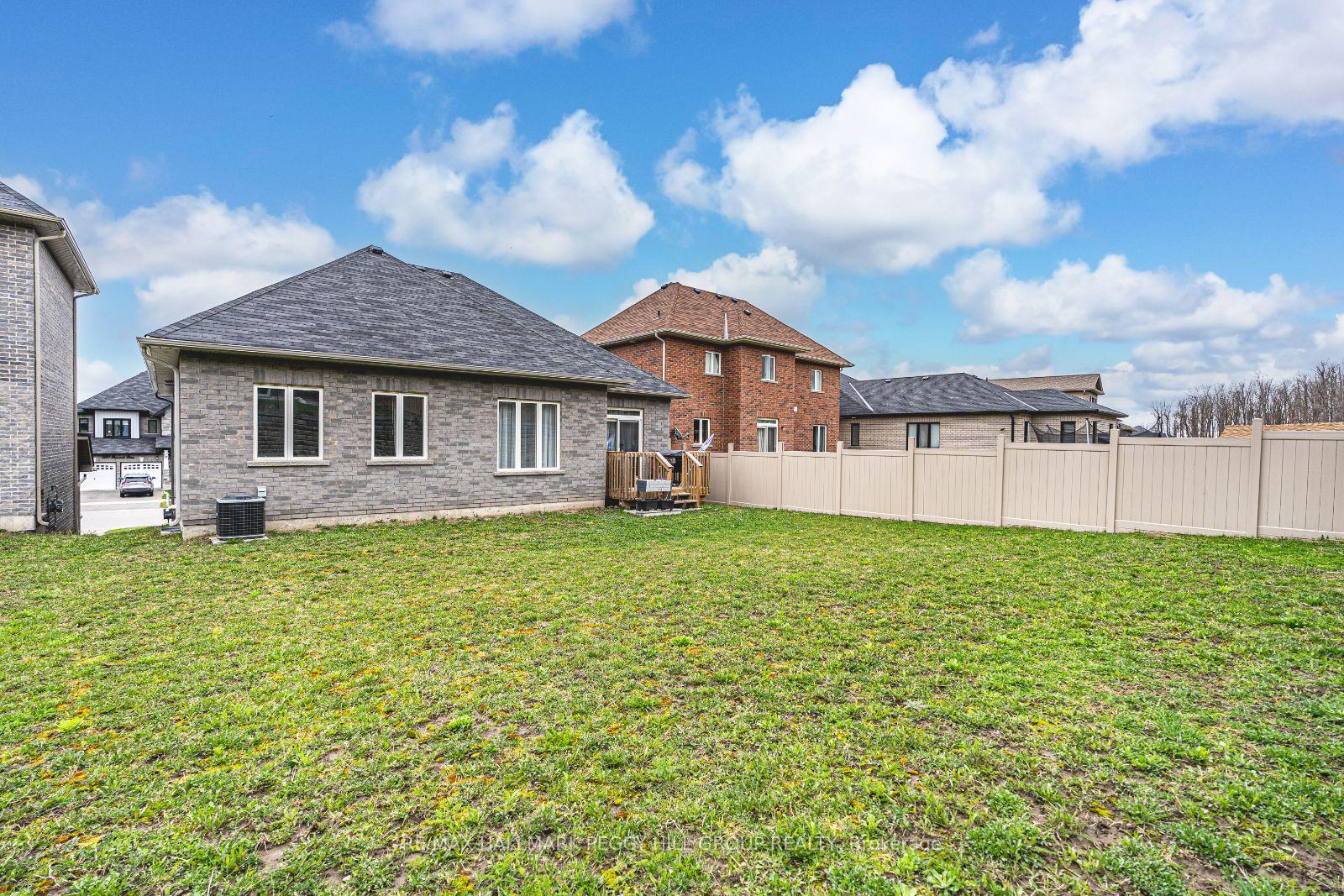 Photo 17 of 3126 Monarch Drive, Orillia — HOMEH