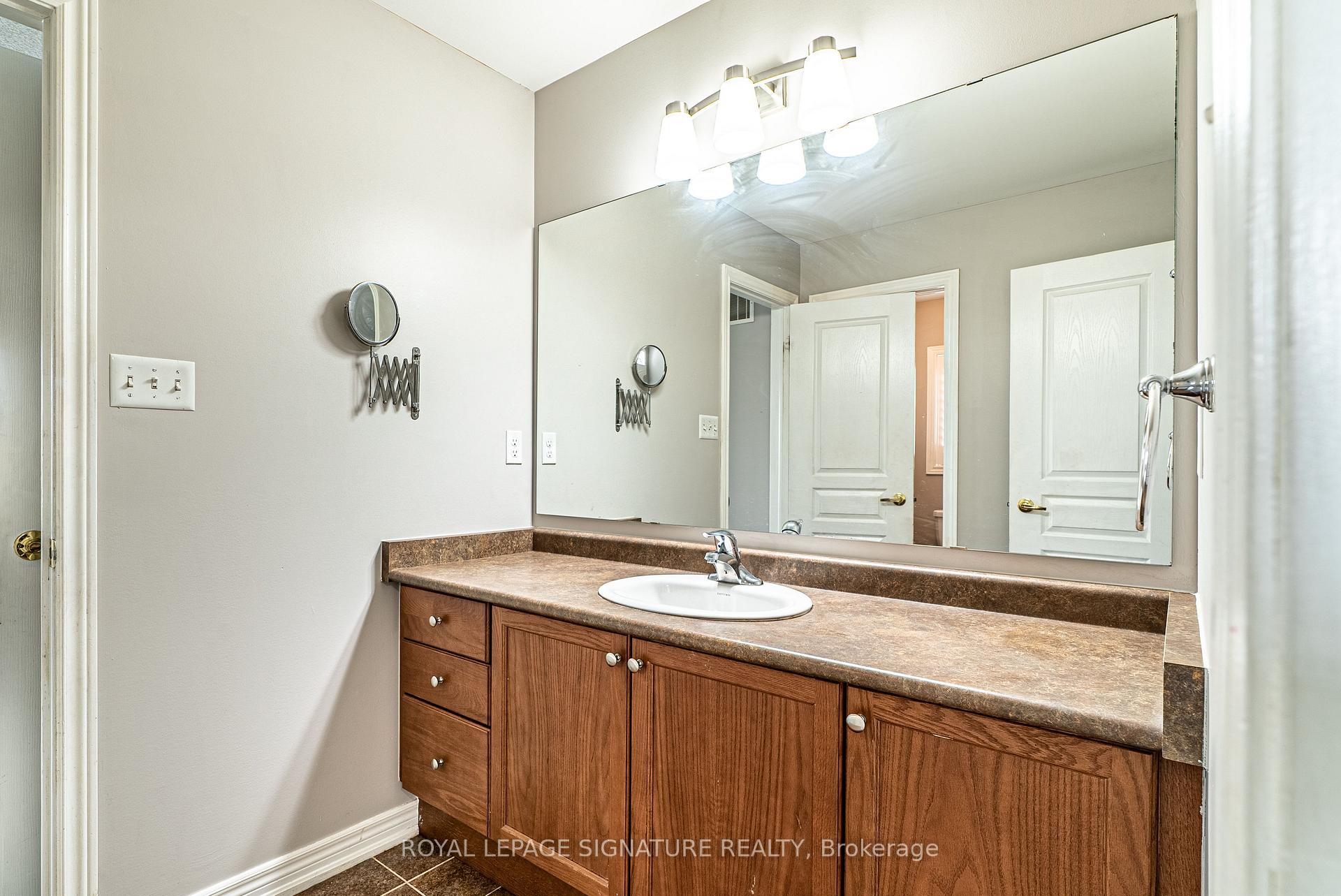 Photo 8 of 4 Ripple Street, Brampton, Sandringham-Wellington — HOMEH