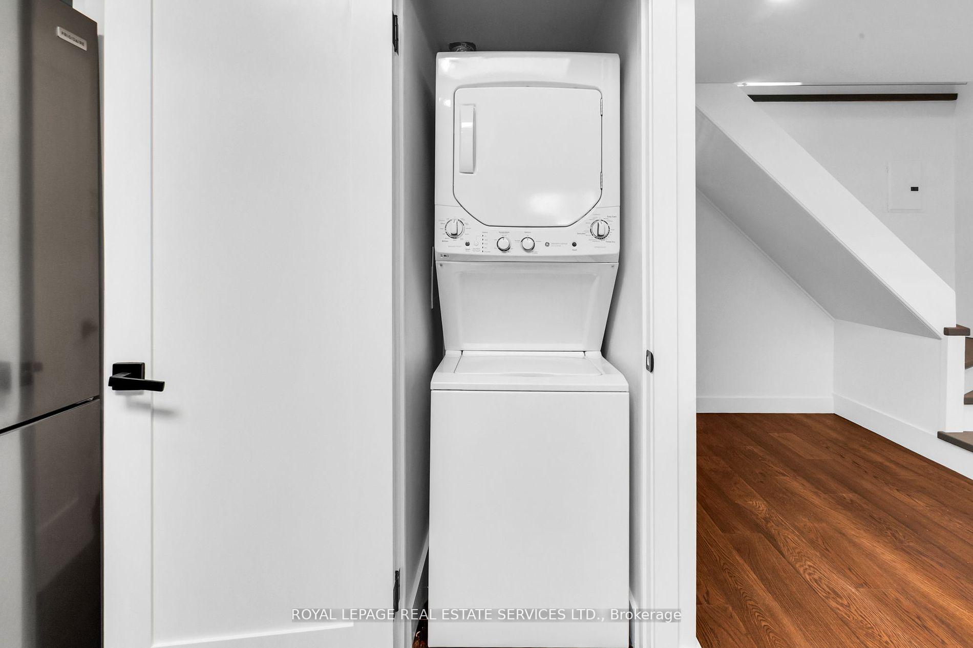 Photo 3 of Unit Coach, 223 Blythwood Road, Toronto, Lawrence Park South — HOMEH