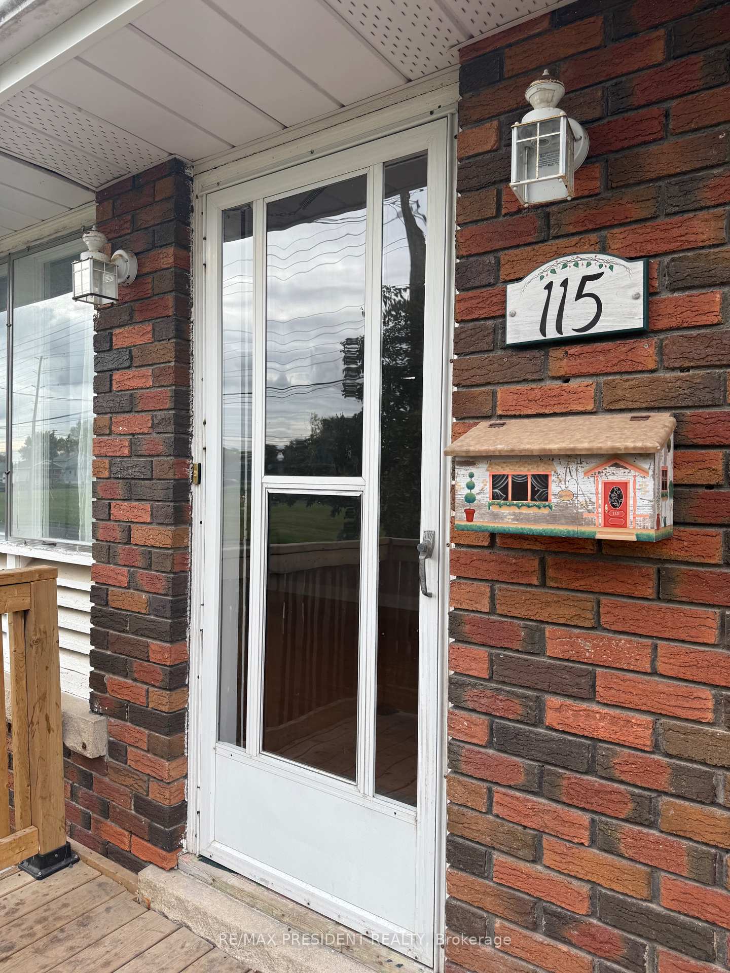 Photo 19 of 115 Golden Boulevard, Welland, Lincoln/Crowland — HOMEH