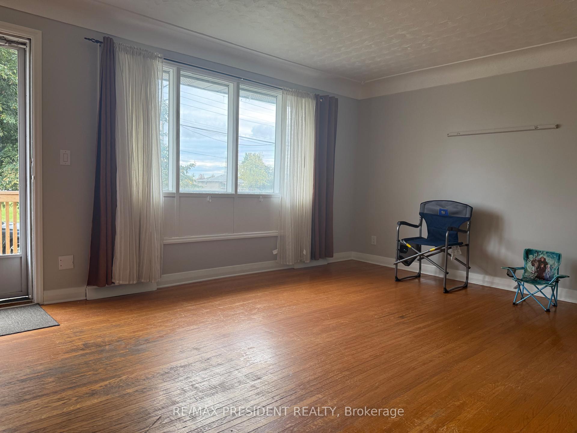 Photo 20 of 115 Golden Boulevard, Welland, Lincoln/Crowland — HOMEH