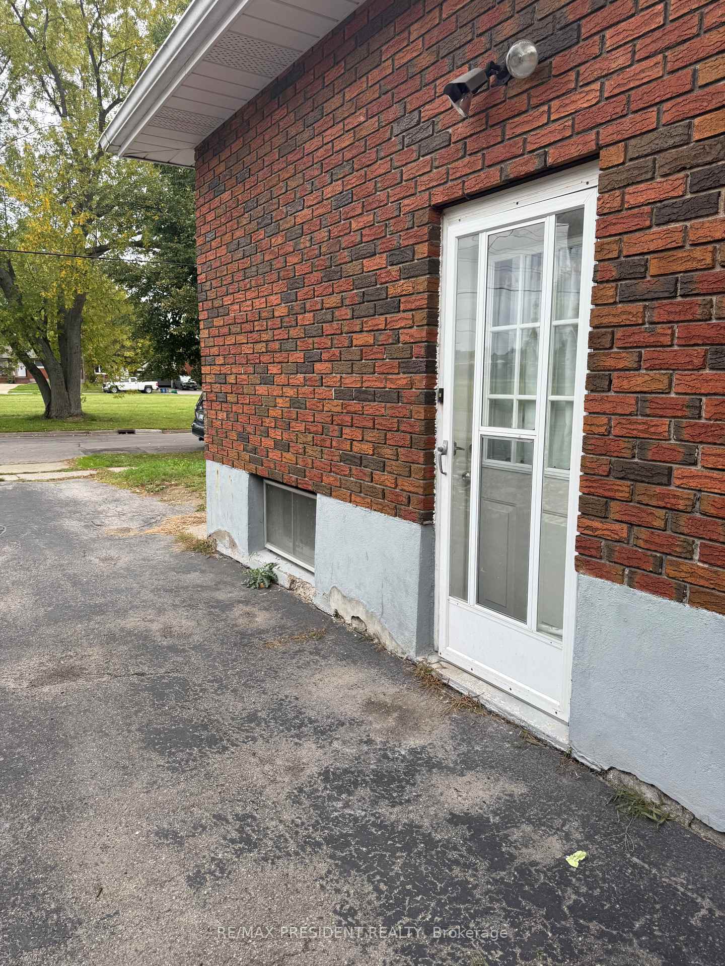 Photo 21 of 115 Golden Boulevard, Welland, Lincoln/Crowland — HOMEH