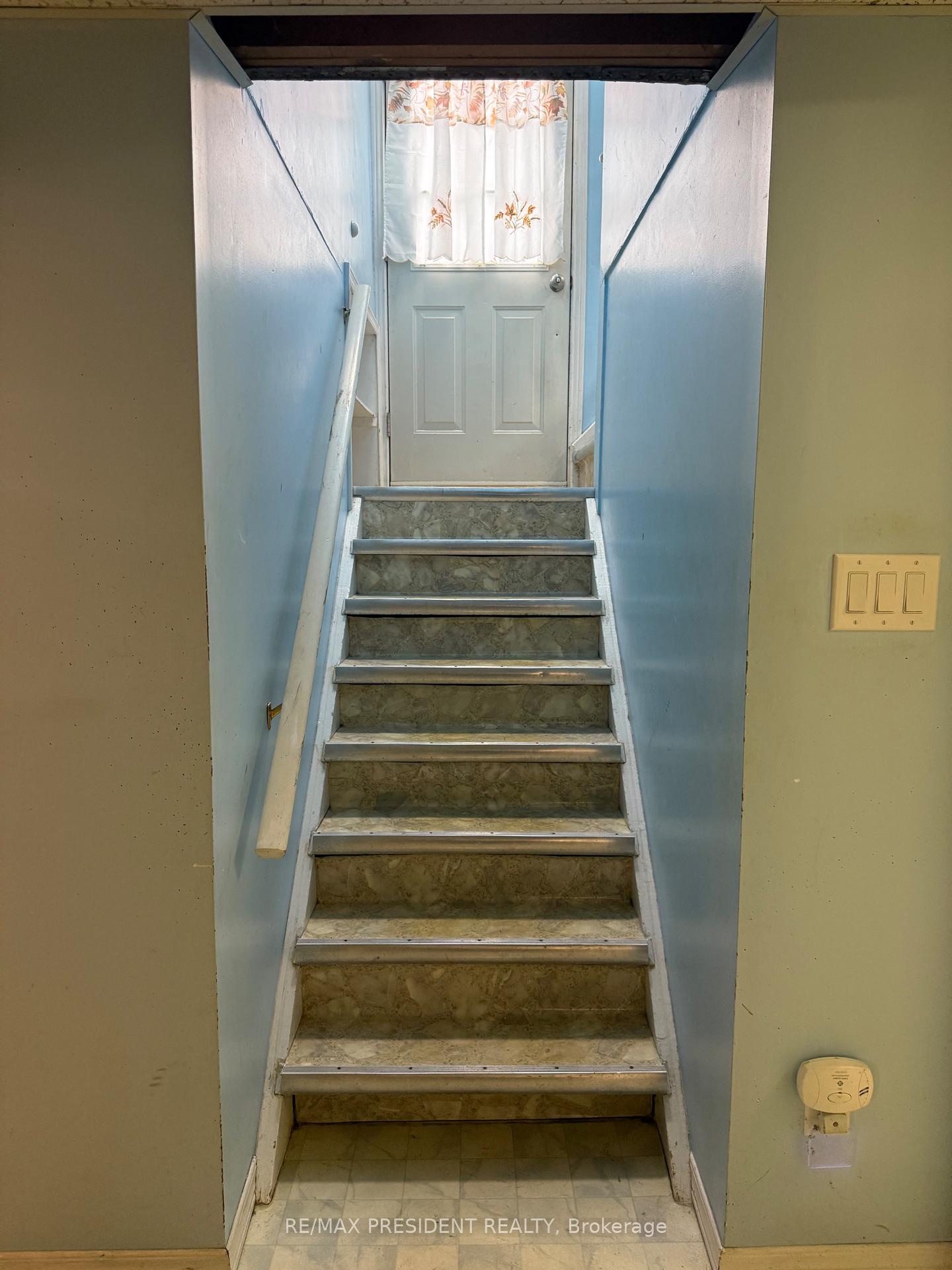 Photo 18 of 115 Golden Boulevard, Welland, Lincoln/Crowland — HOMEH