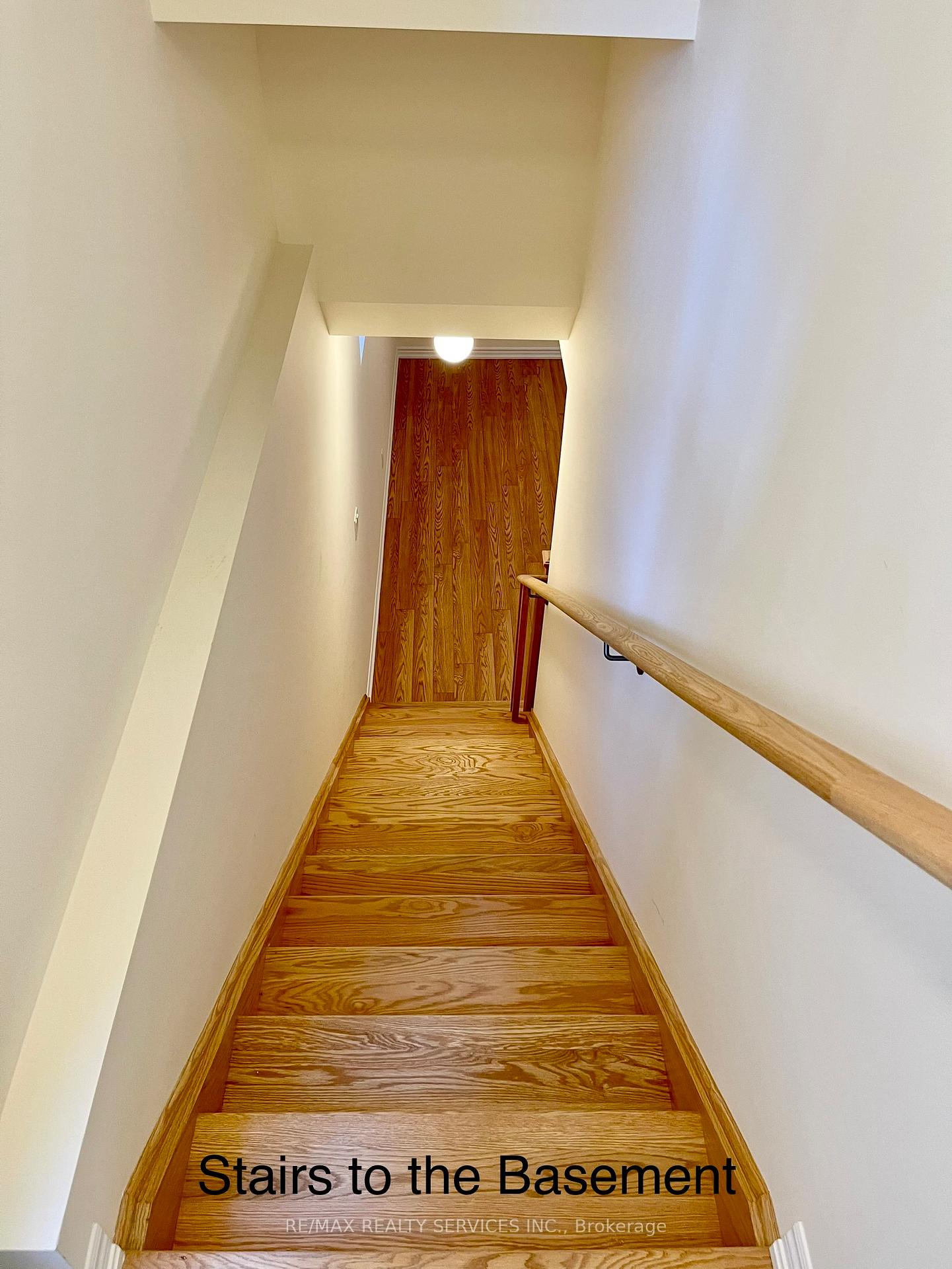 Photo 4 of Unit Unit 1, 10 Bannister Road, Barrie, Rural Barrie Southeast — HOMEH
