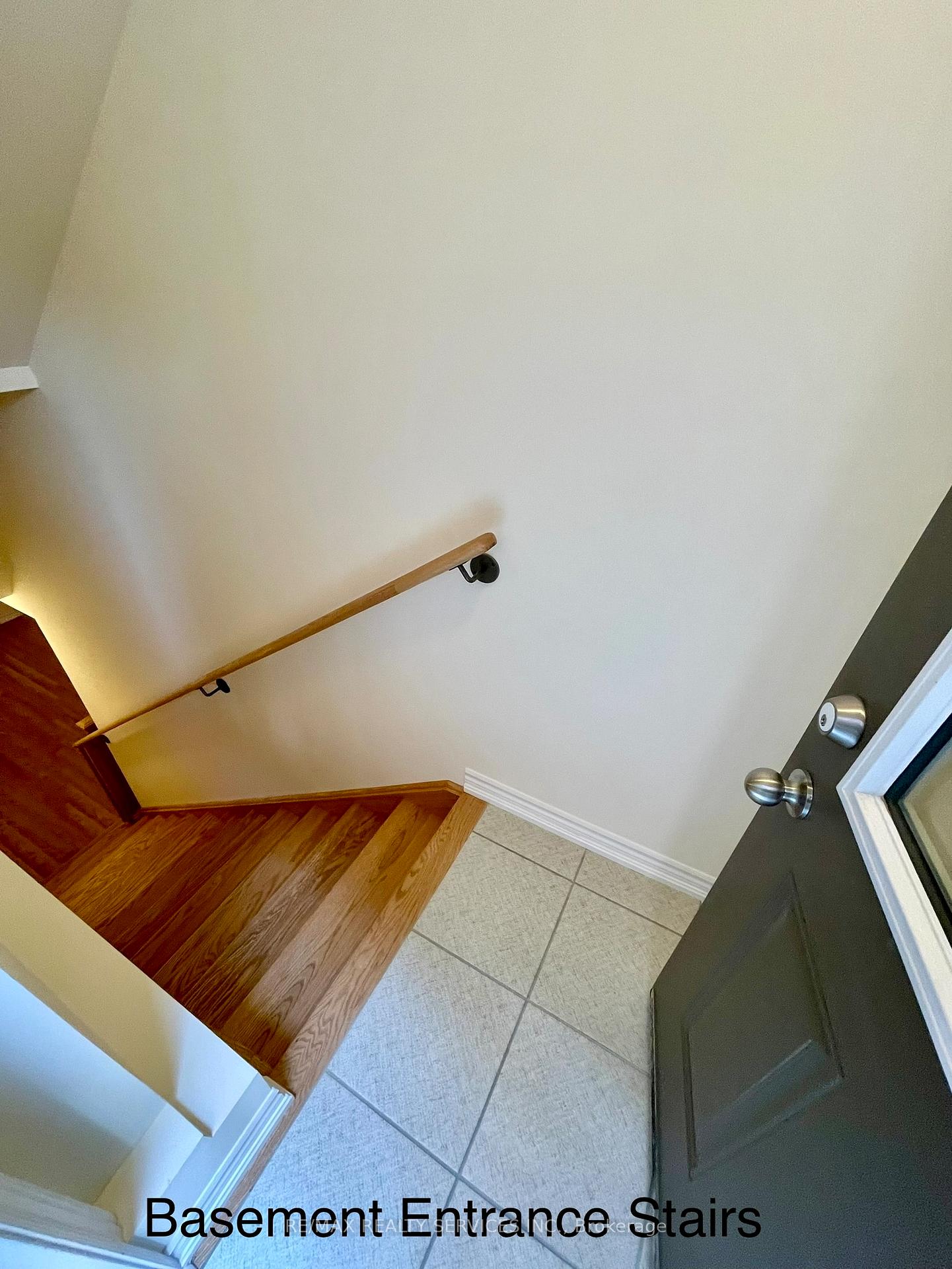 Photo 16 of Unit Unit 1, 10 Bannister Road, Barrie, Rural Barrie Southeast — HOMEH